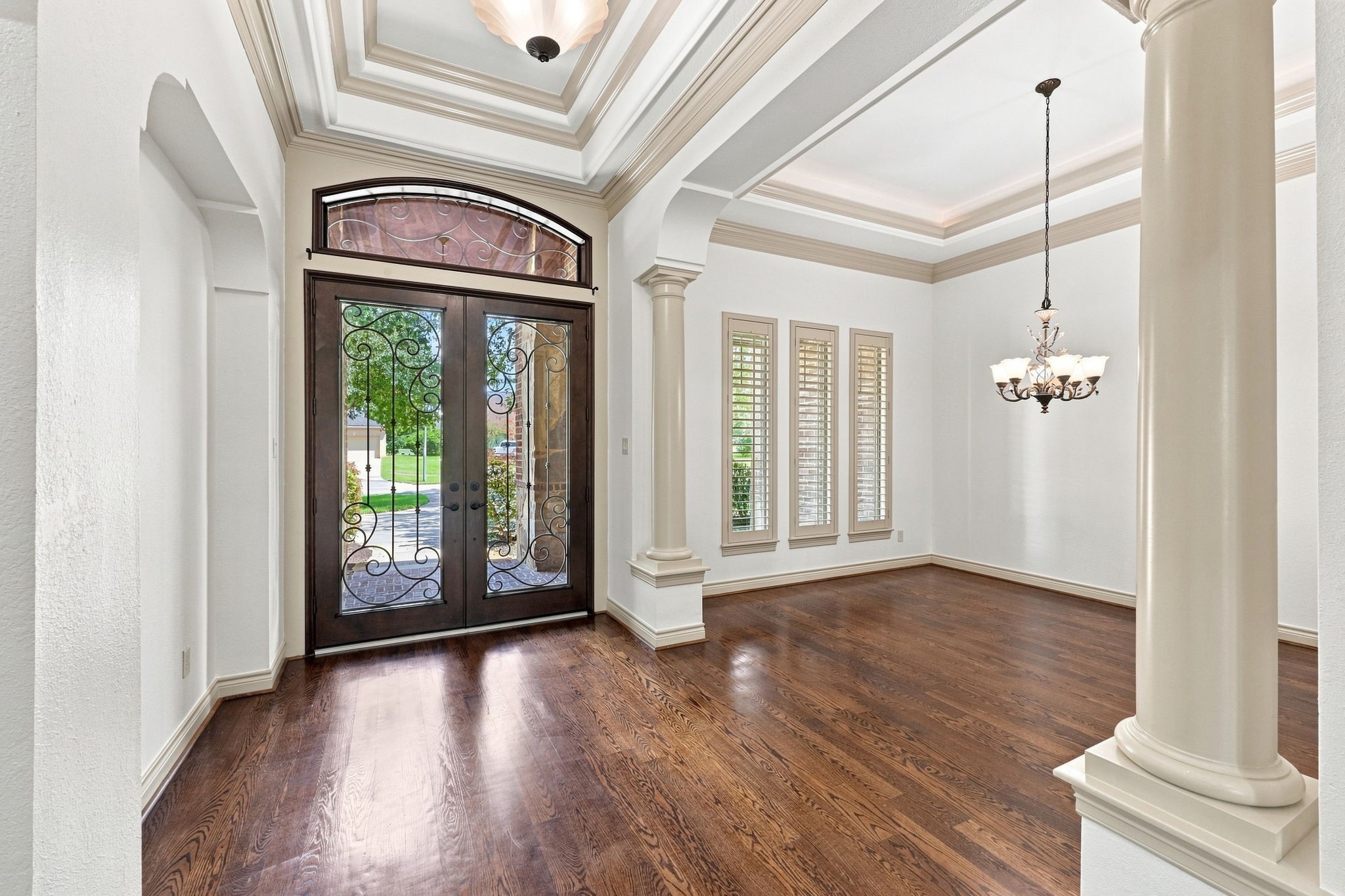 5411 Woodbury Street Property Photo 6