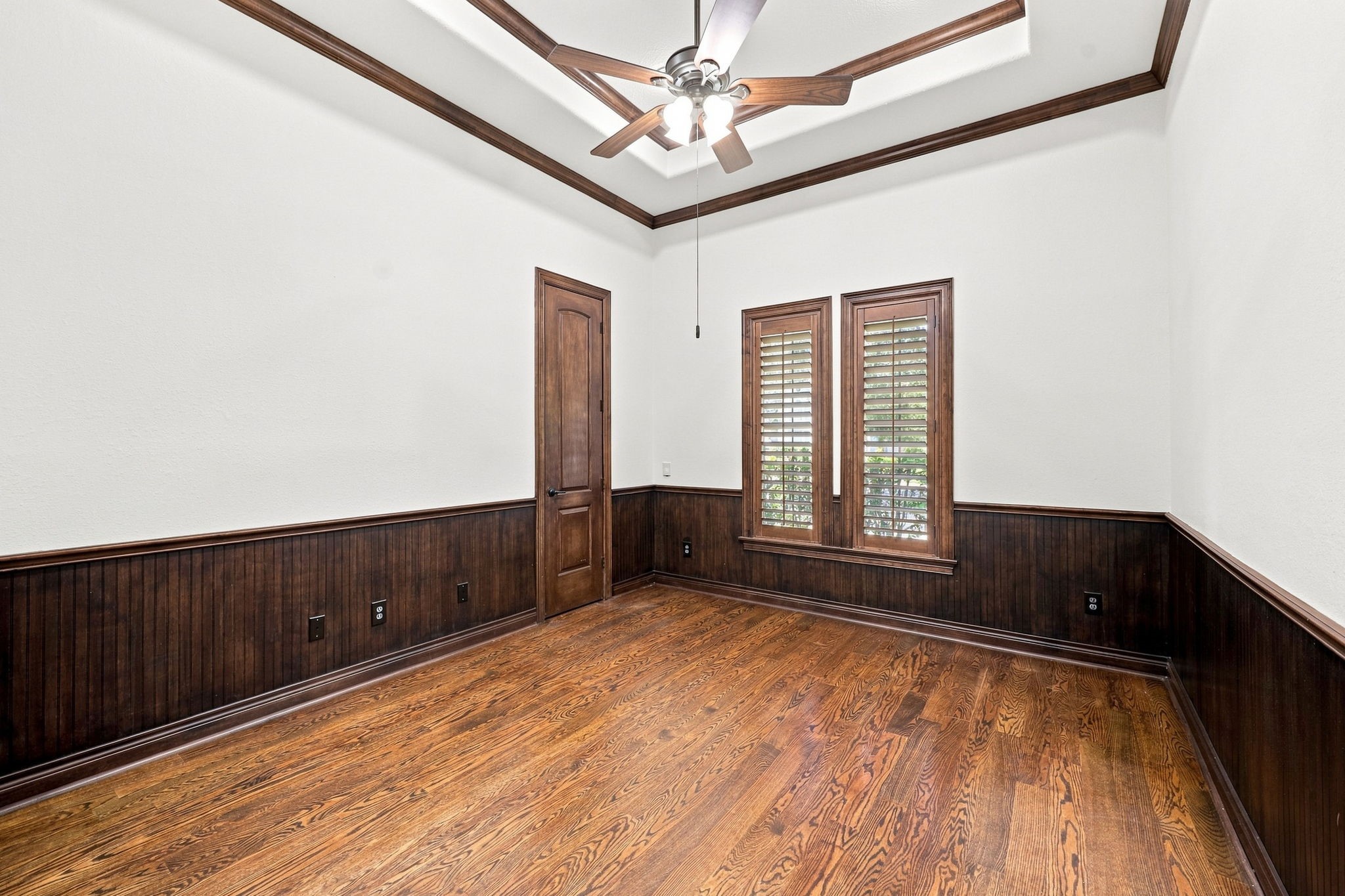 5411 Woodbury Street Property Photo 8