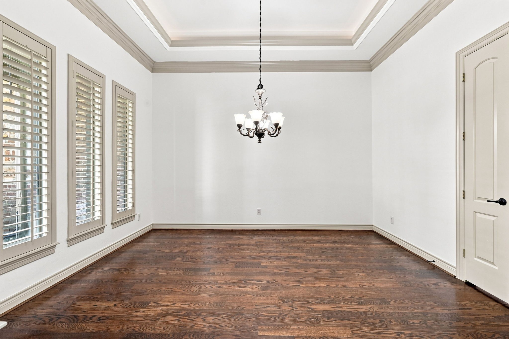 5411 Woodbury Street Property Photo 9