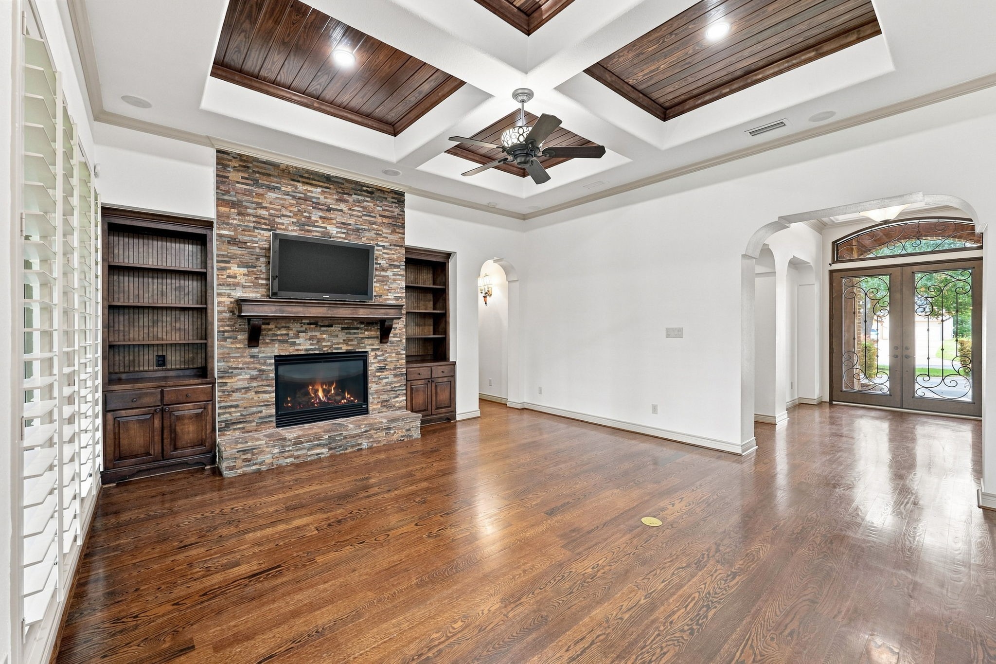 5411 Woodbury Street Property Photo 12