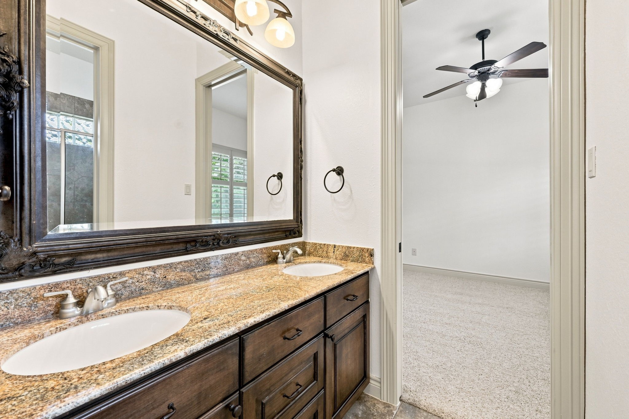 5411 Woodbury Street Property Photo 32