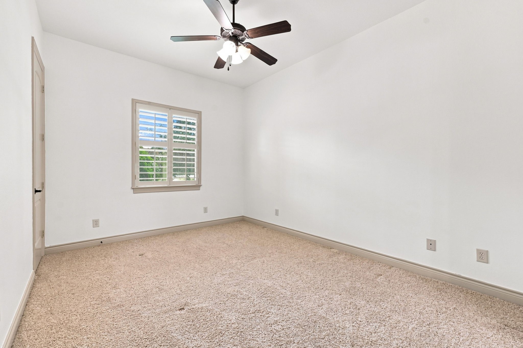 5411 Woodbury Street Property Photo 33