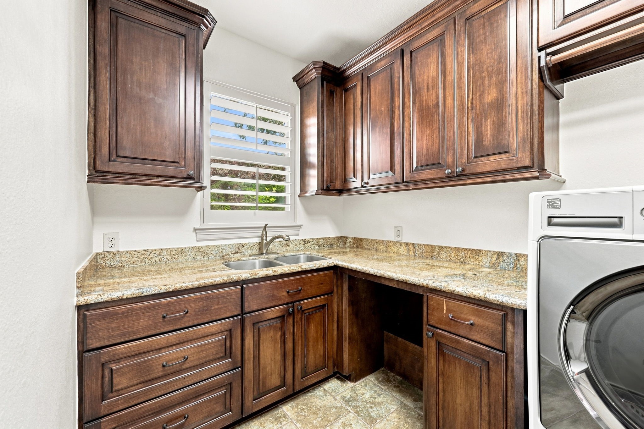 5411 Woodbury Street Property Photo 37