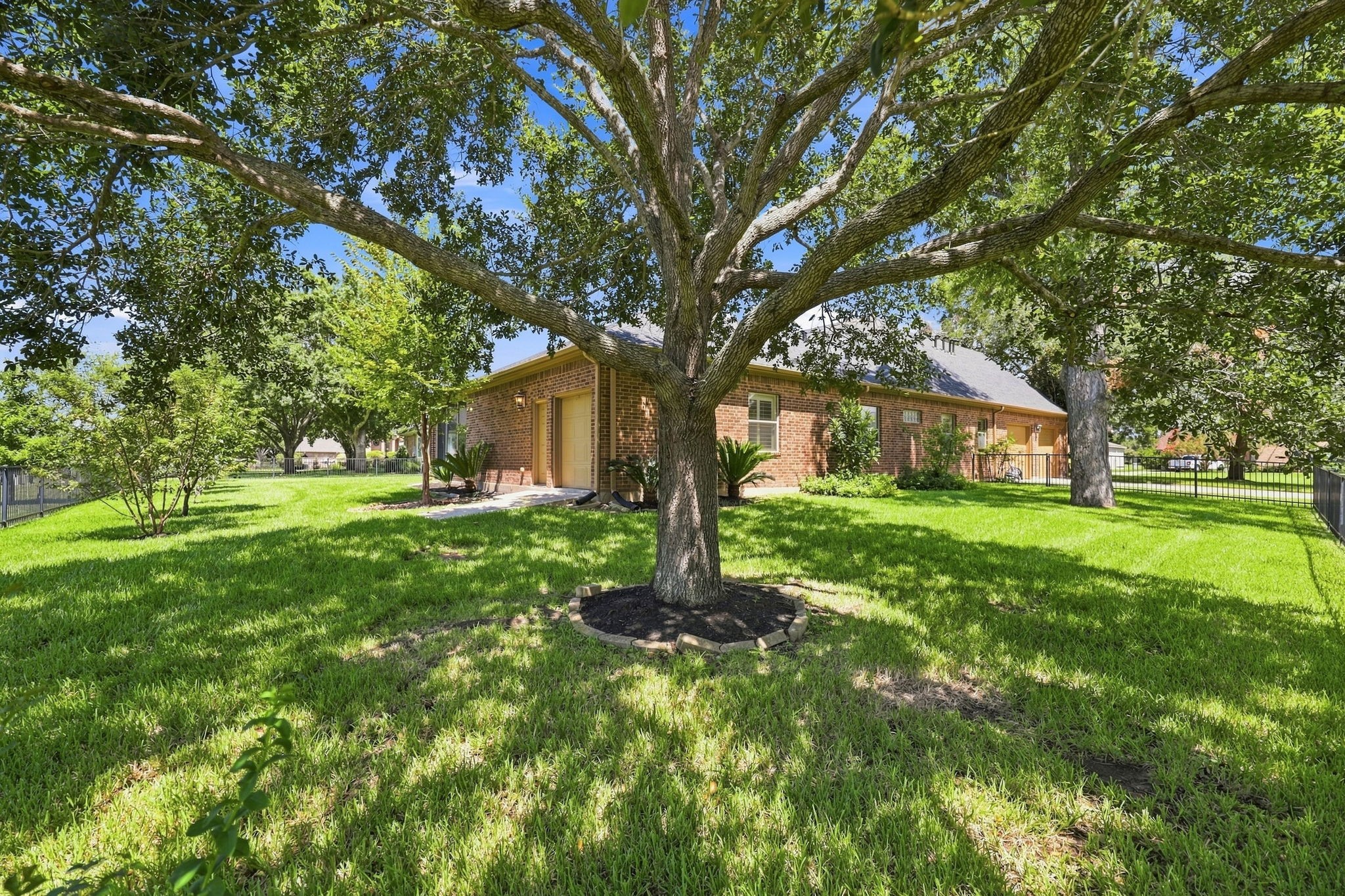5411 Woodbury Street Property Photo 43