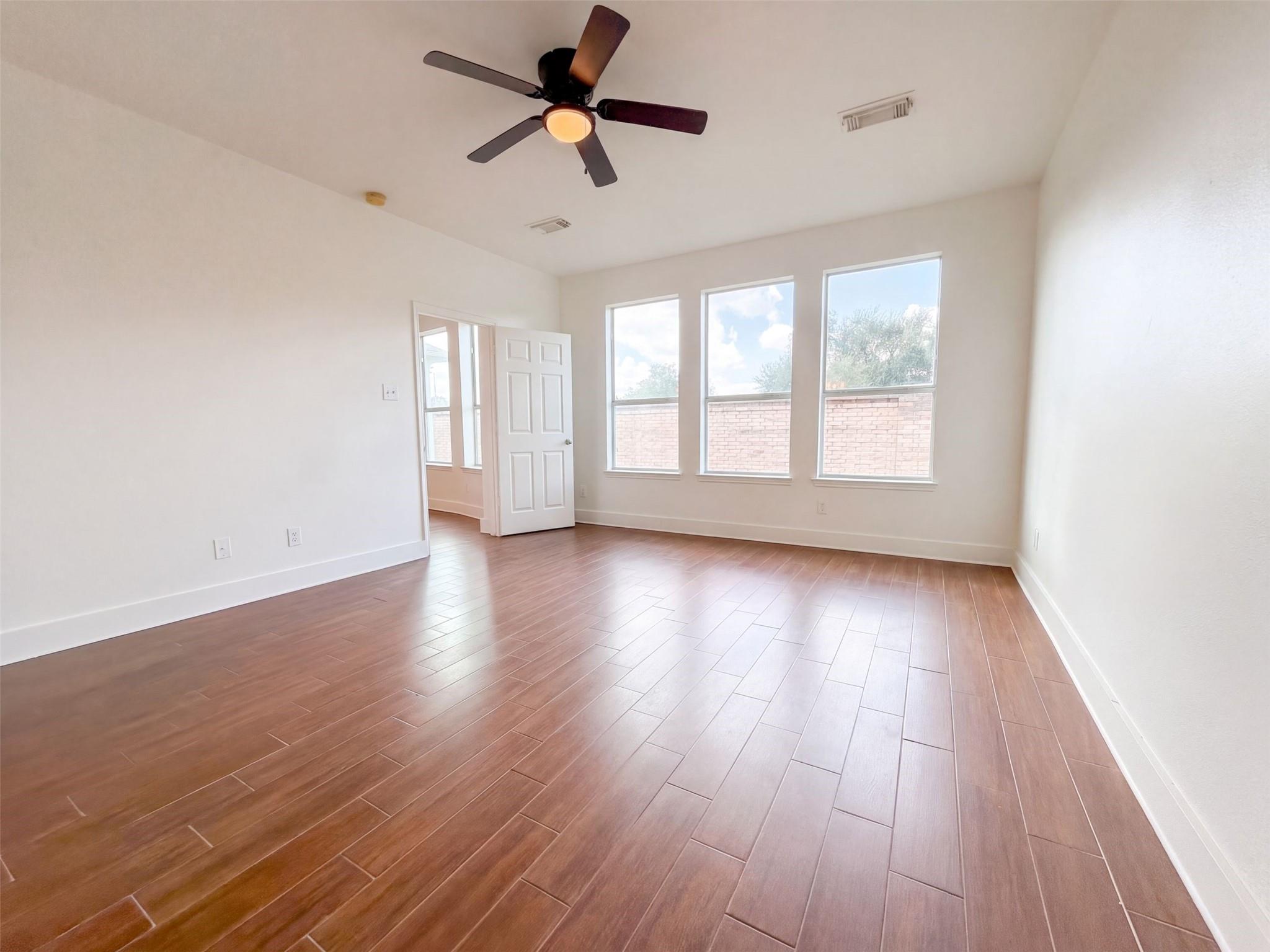 7618 Crescent Lake Court Property Photo 5