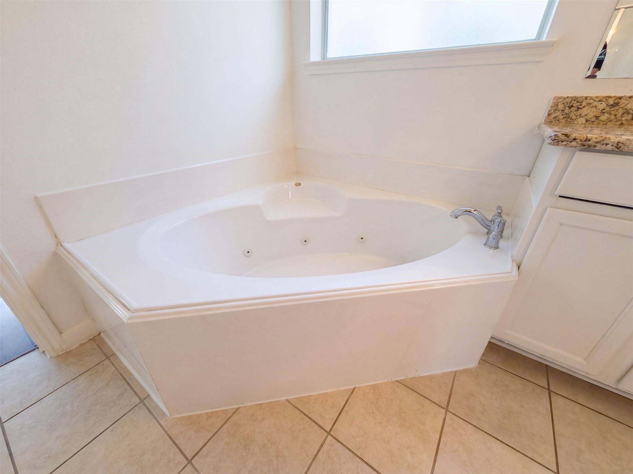 7618 Crescent Lake Court Property Photo 14