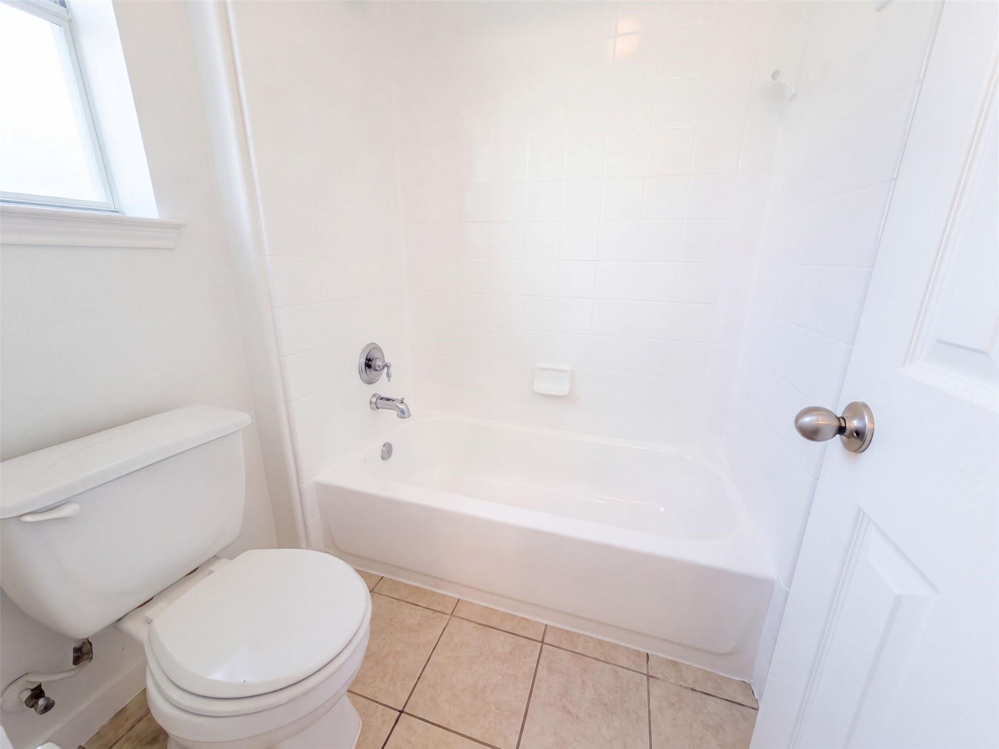 7618 Crescent Lake Court Property Photo 17
