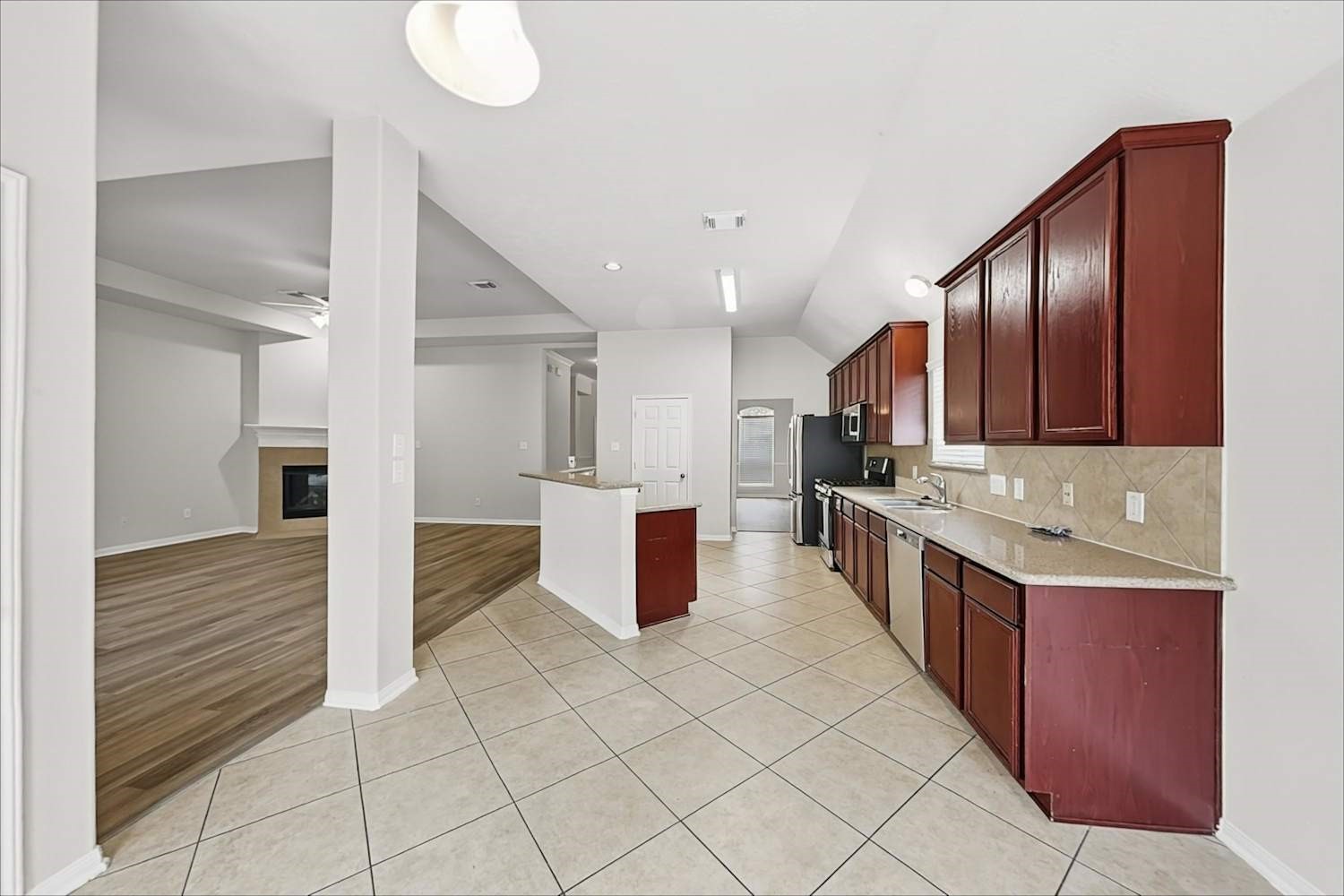 37 San Simeon Drive Property Photo 6