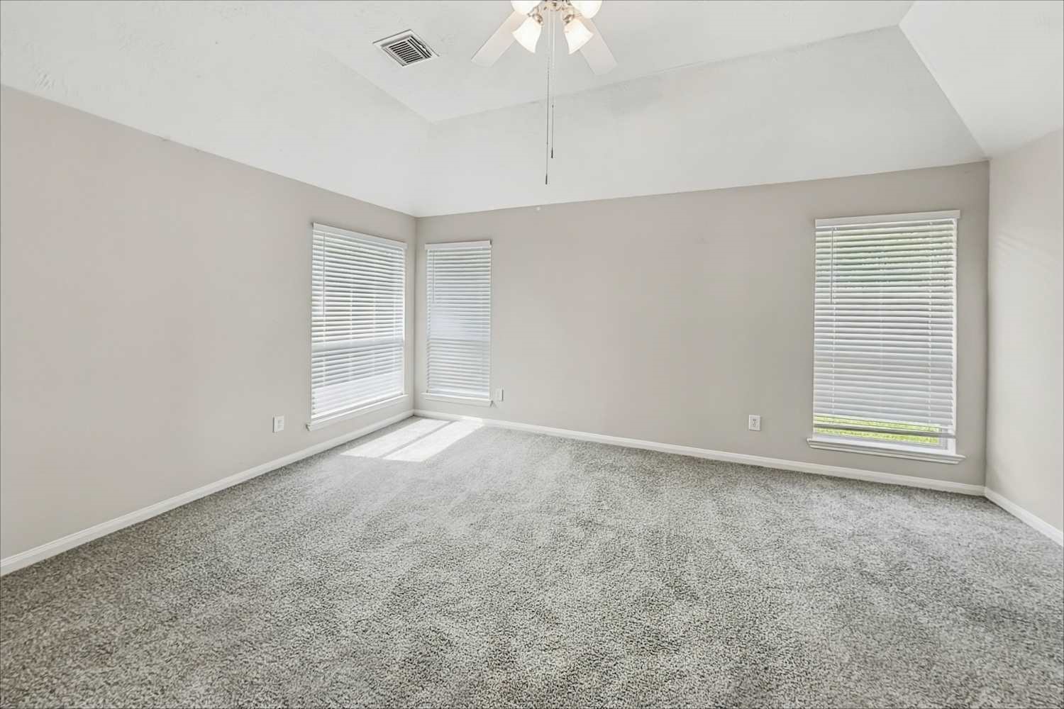37 San Simeon Drive Property Photo 9