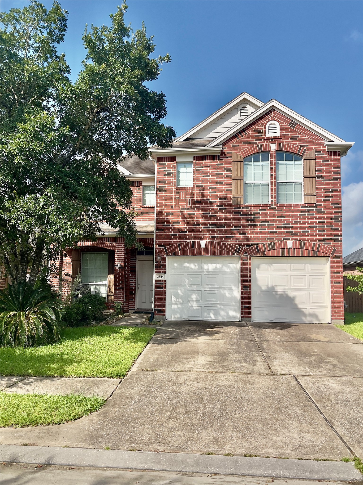 3514 Leaf Vines Drive Property Photo 3