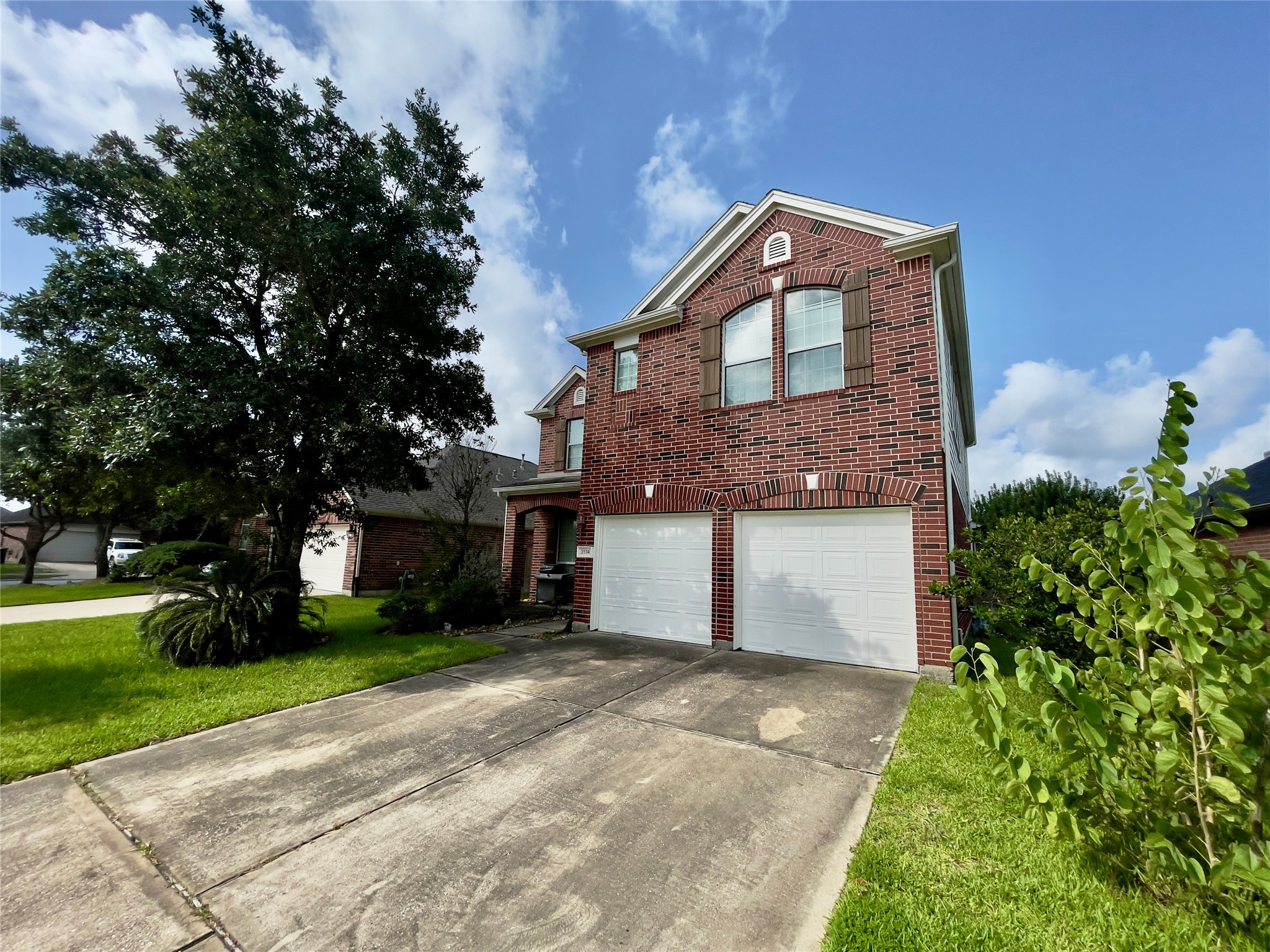 3514 Leaf Vines Drive Property Photo 4