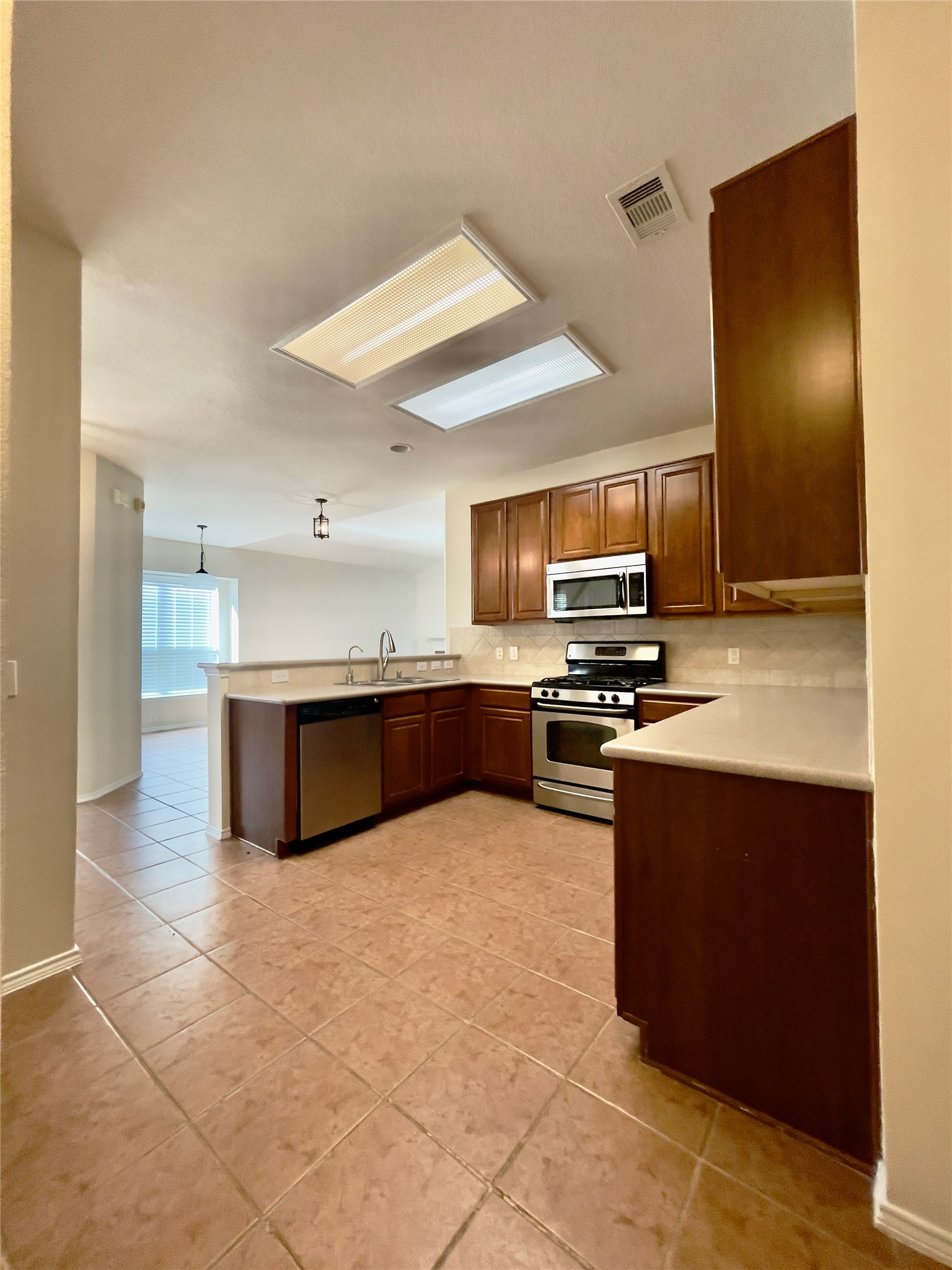 3514 Leaf Vines Drive Property Photo 11