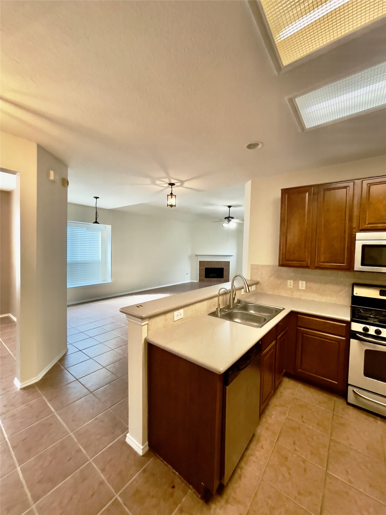 3514 Leaf Vines Drive Property Photo 12