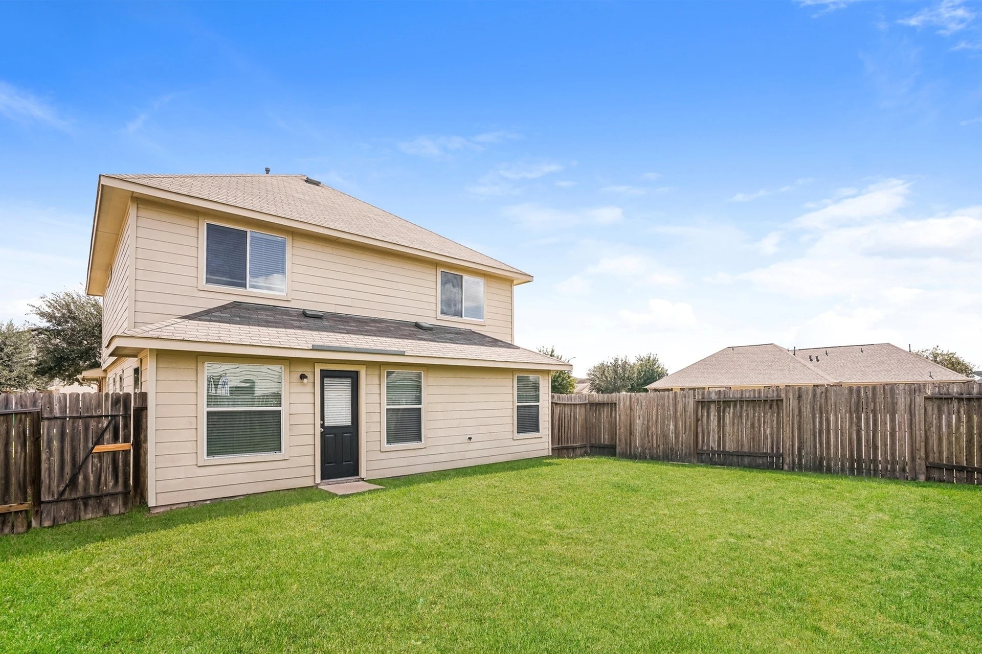 5535 Plantation Forest Drive Property Photo 3