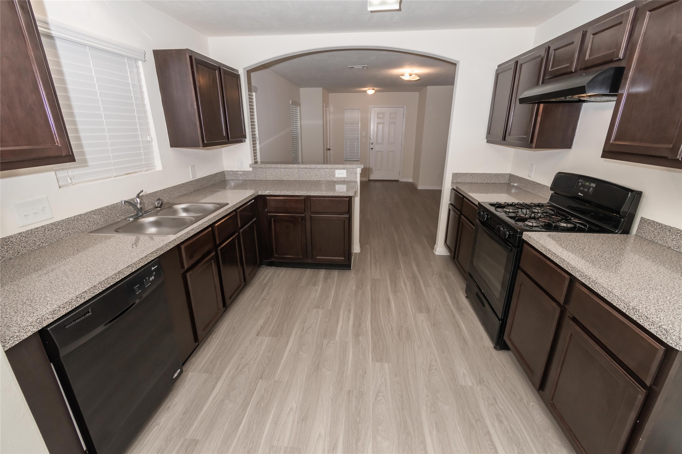 5535 Plantation Forest Drive Property Photo 4