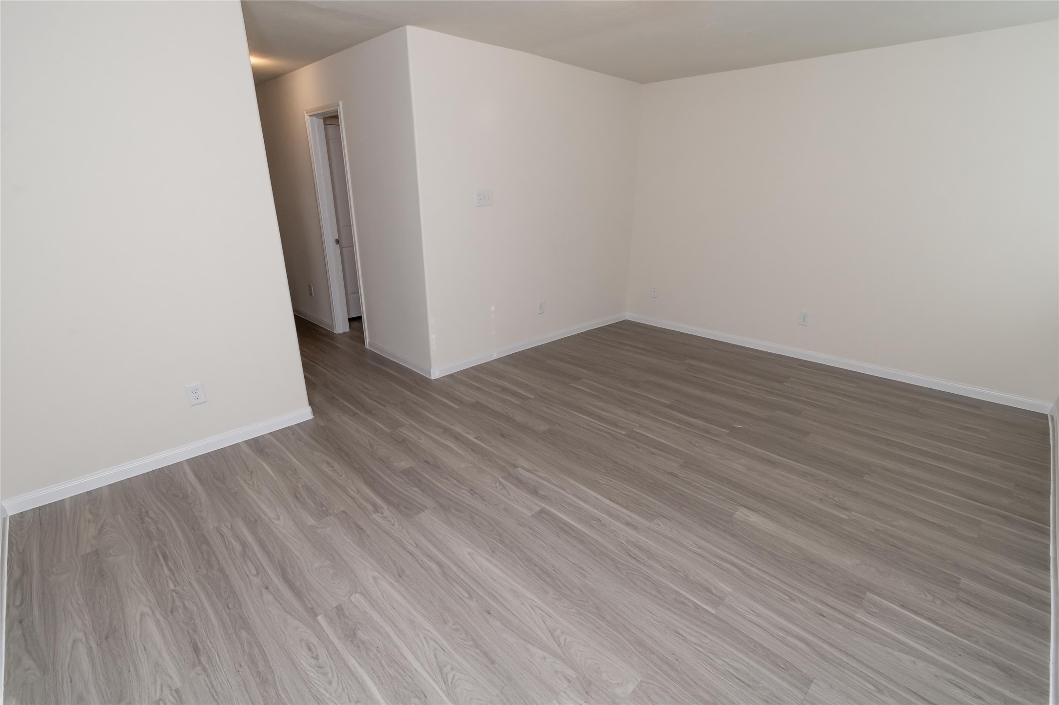 5535 Plantation Forest Drive Property Photo 8