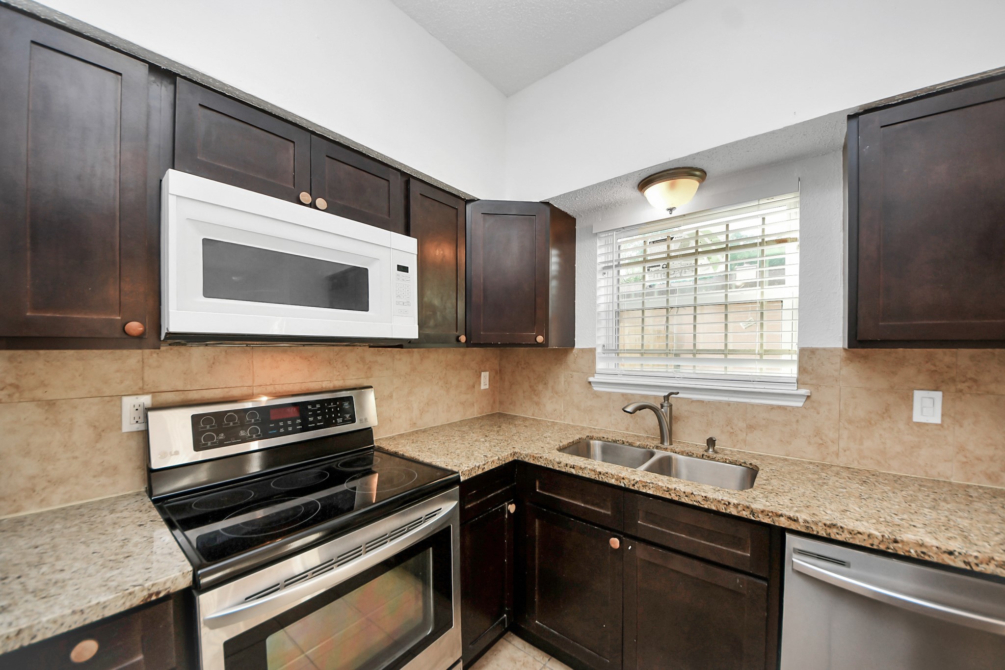 12500 Brookglade Circle 158 Property Photo 17