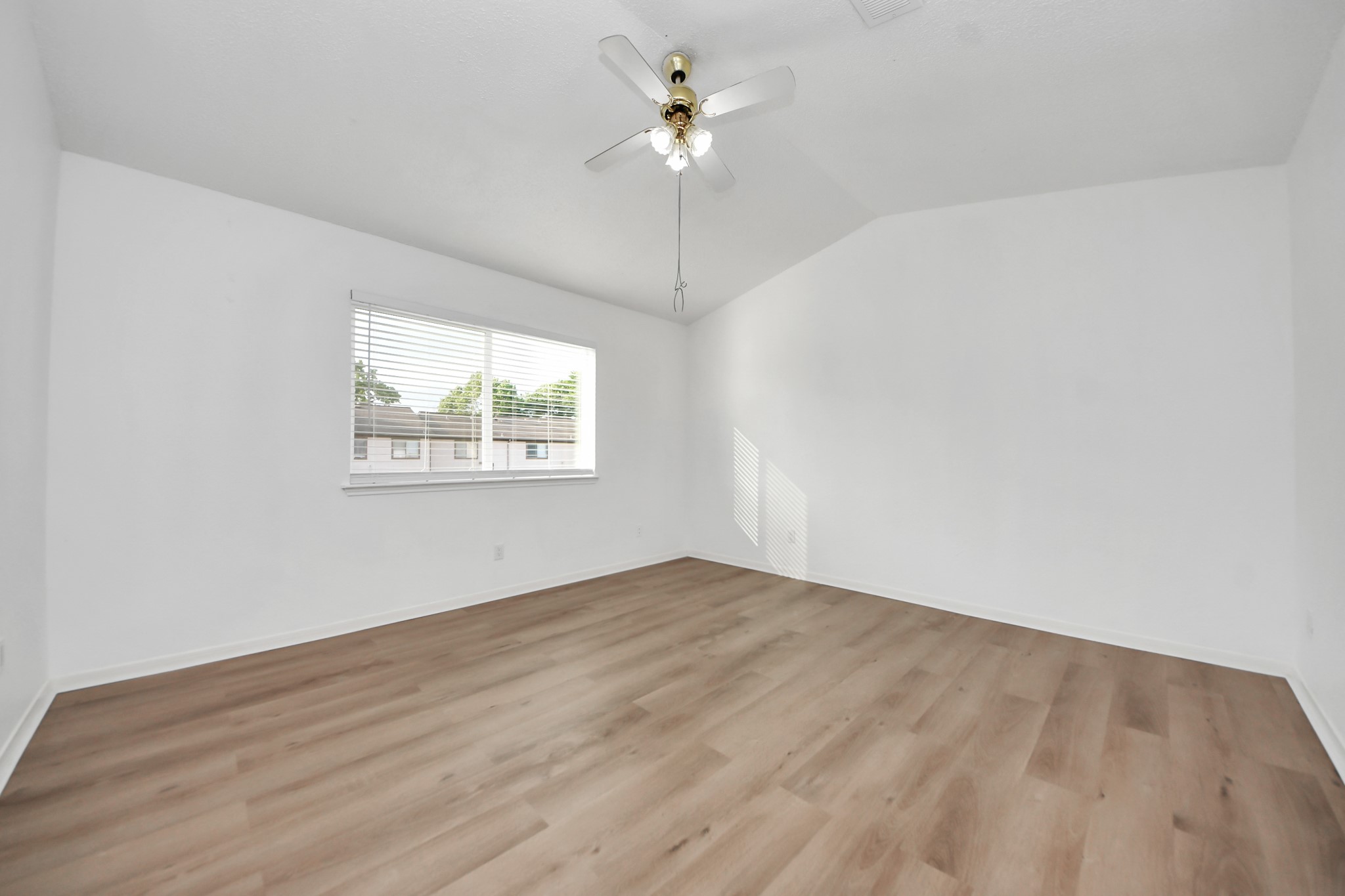 12500 Brookglade Circle 158 Property Photo 28
