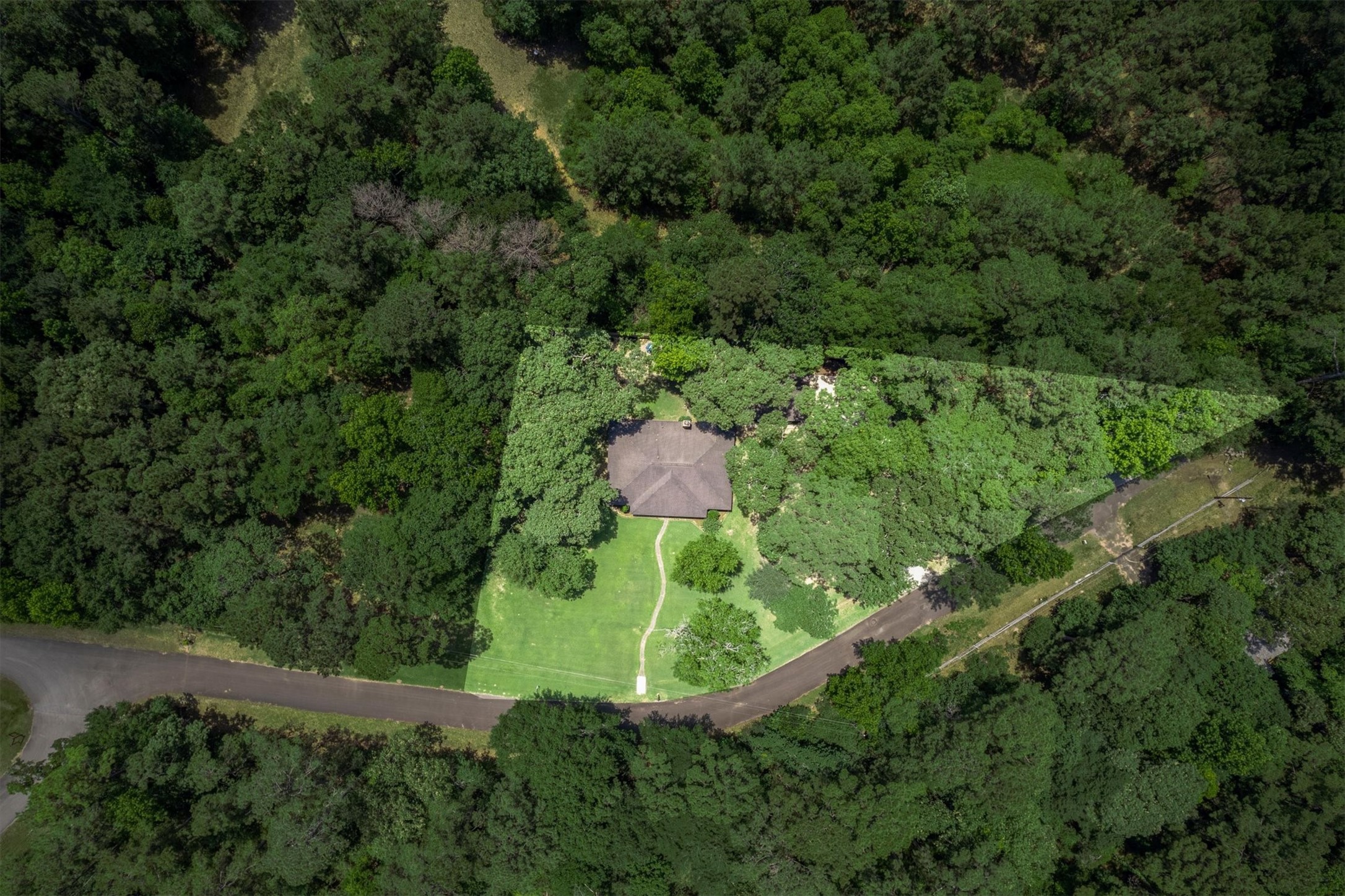 17011 Wagon Wheel Road Property Photo 2