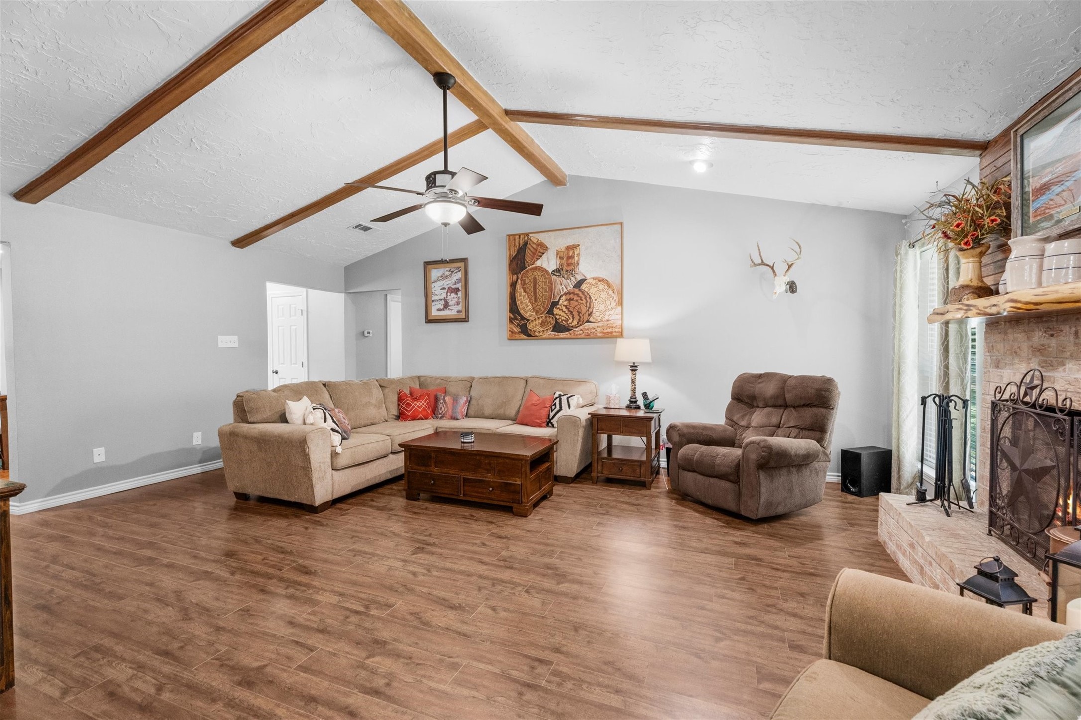 17011 Wagon Wheel Road Property Photo 13