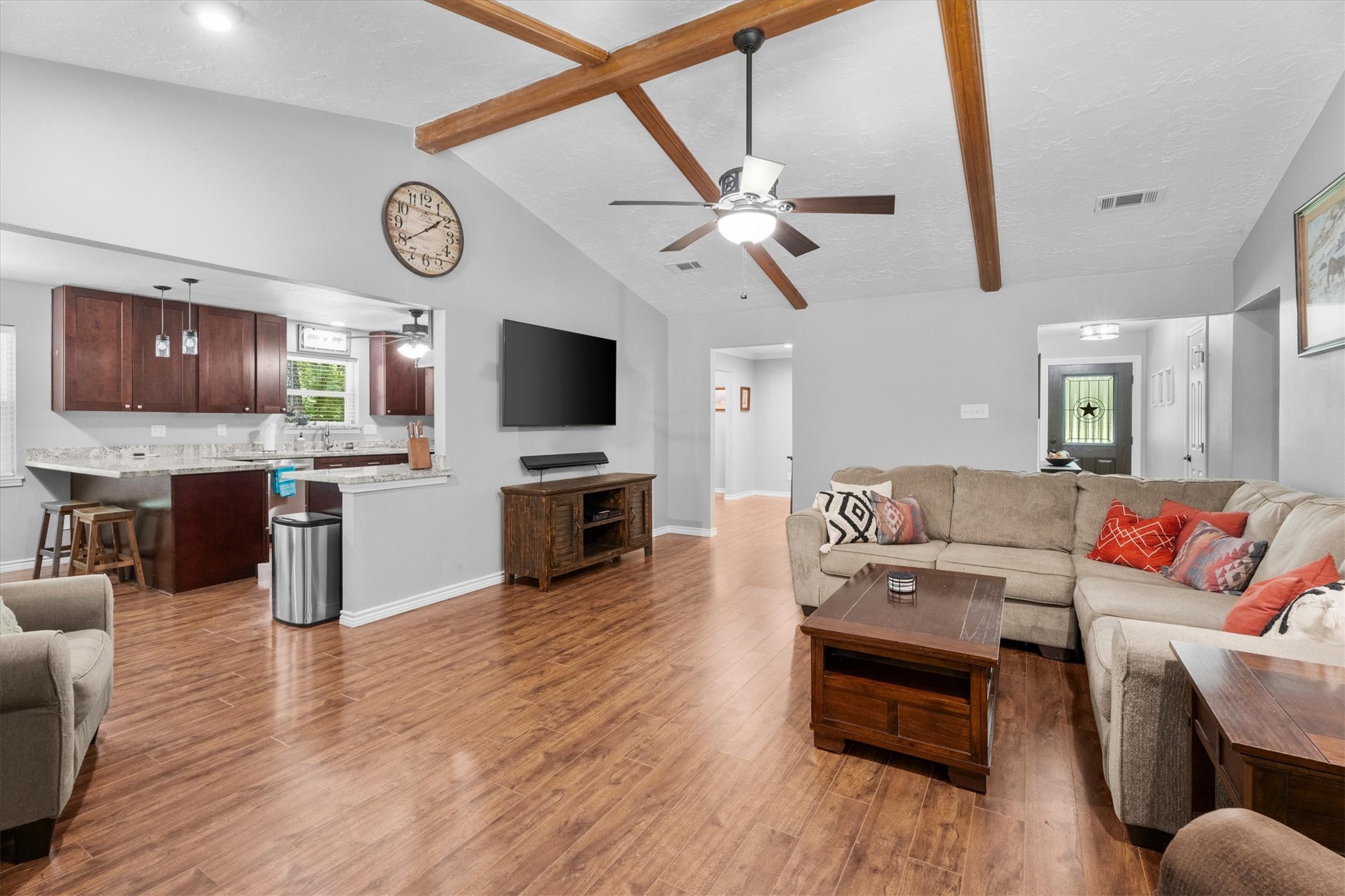 17011 Wagon Wheel Road Property Photo 14