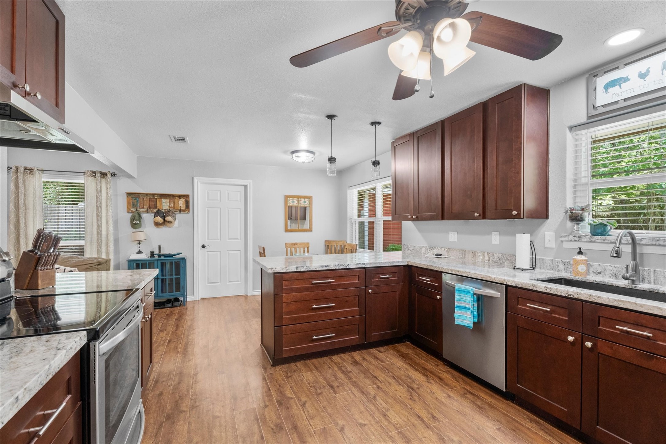 17011 Wagon Wheel Road Property Photo 20