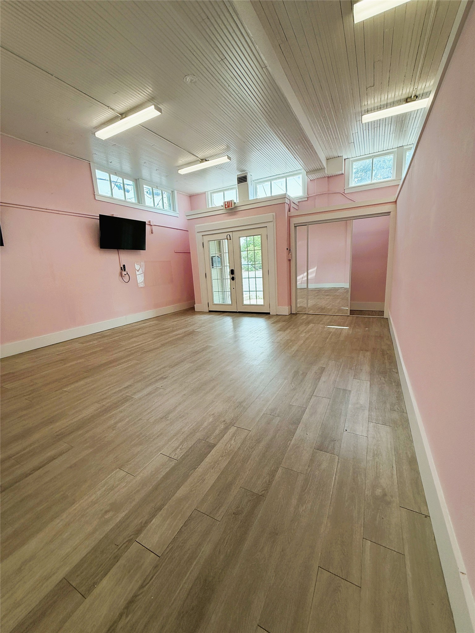 1801 Avenue L Down Property Photo 5