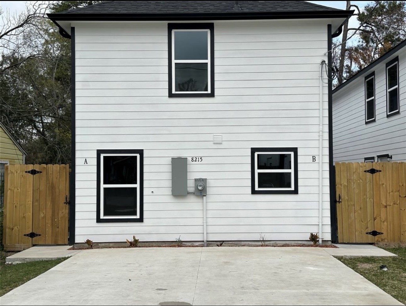 8215 Crestview Drive B Property Photo 2