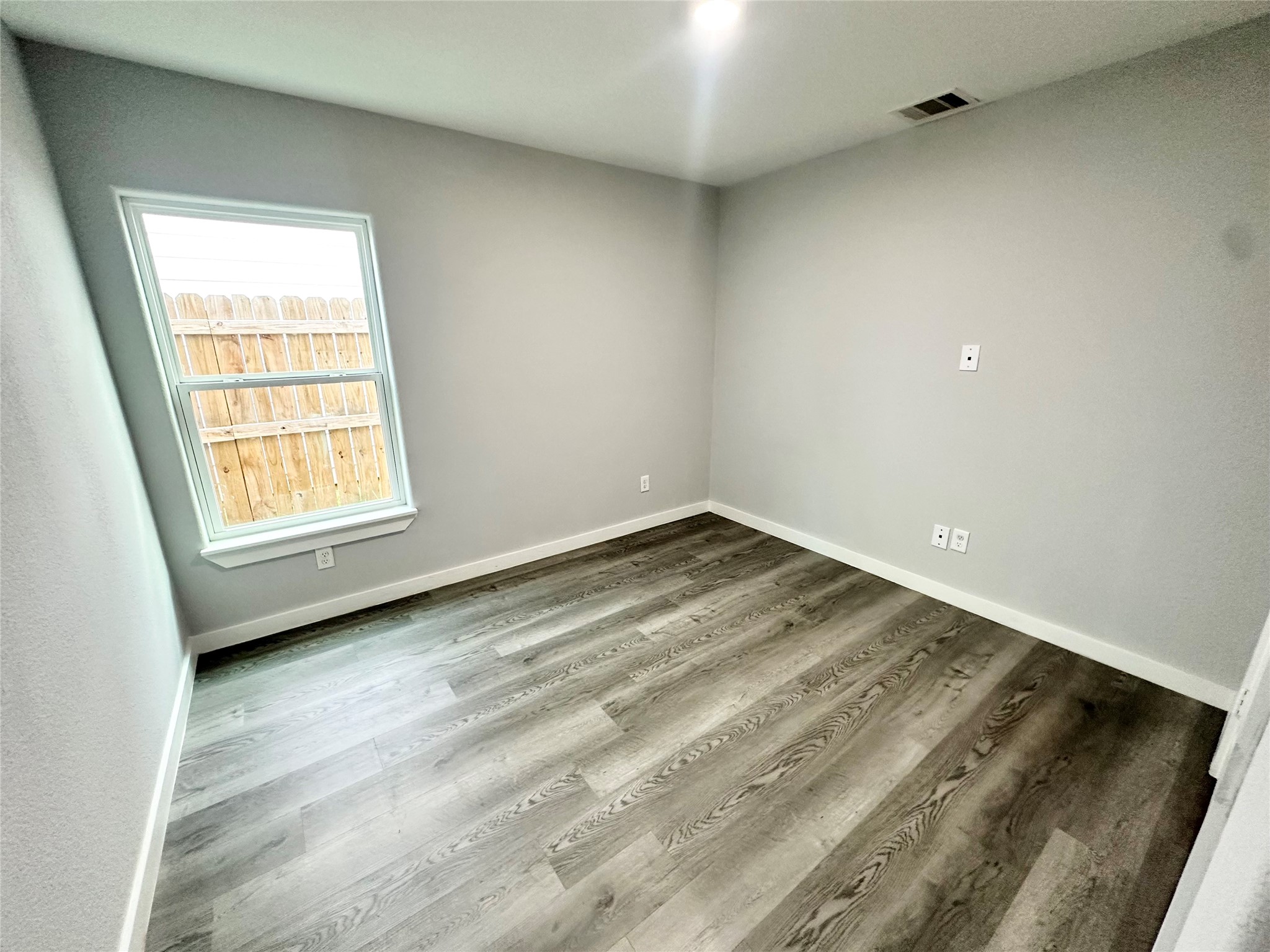 8215 Crestview Drive B Property Photo 7