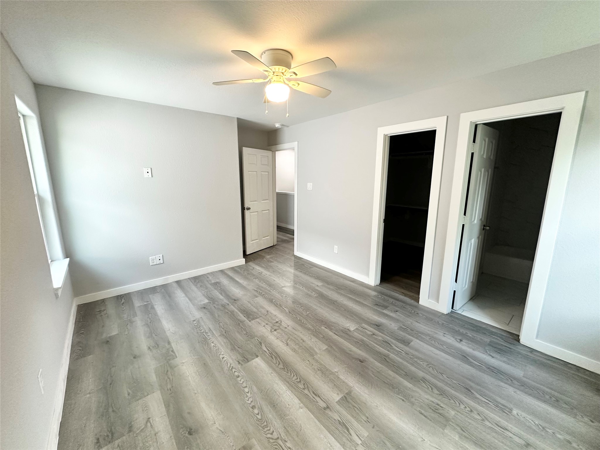 8215 Crestview Drive B Property Photo 16