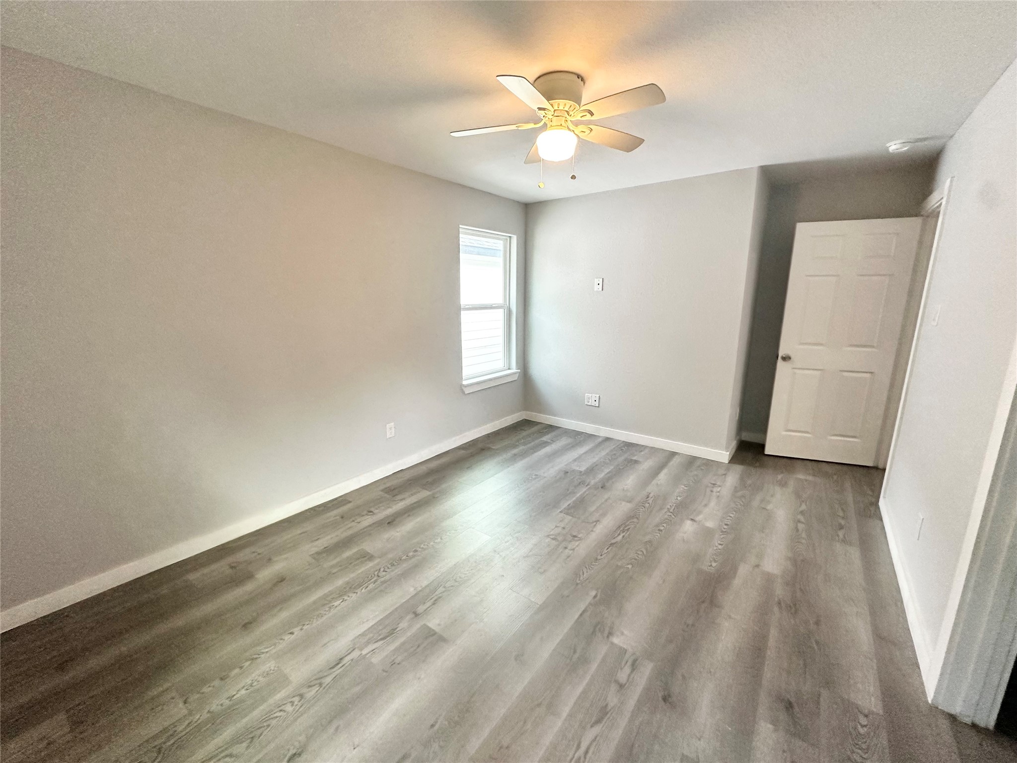 8215 Crestview Drive B Property Photo 17