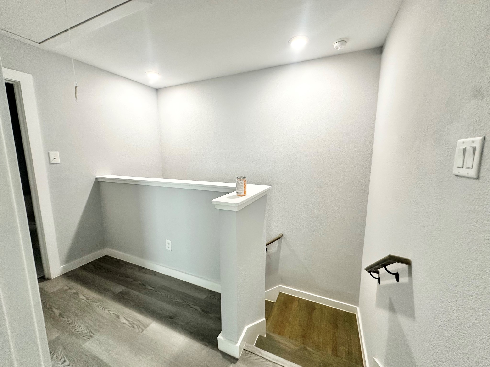 8215 Crestview Drive B Property Photo 22