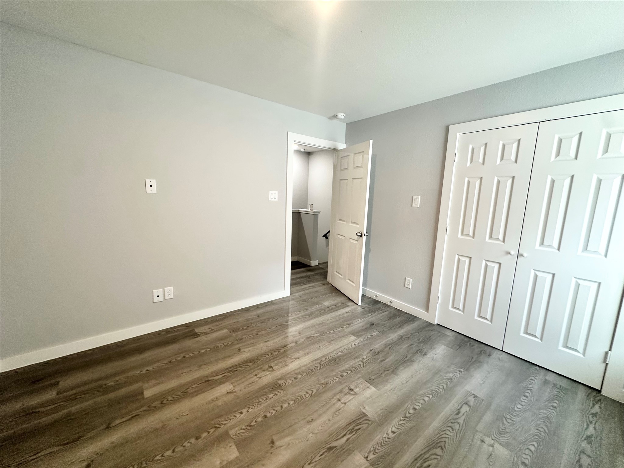 8215 Crestview Drive B Property Photo 25