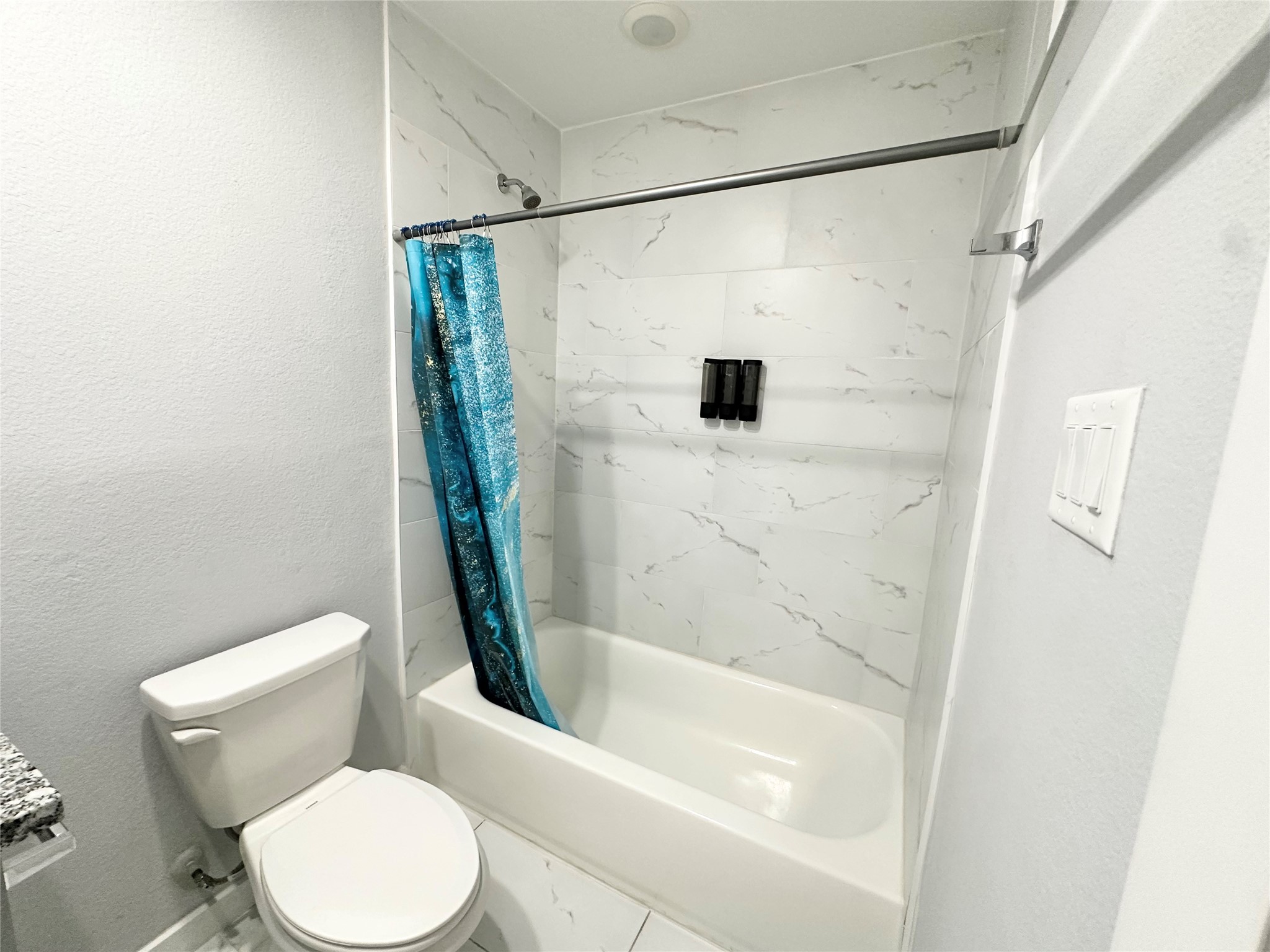 8215 Crestview Drive B Property Photo 28