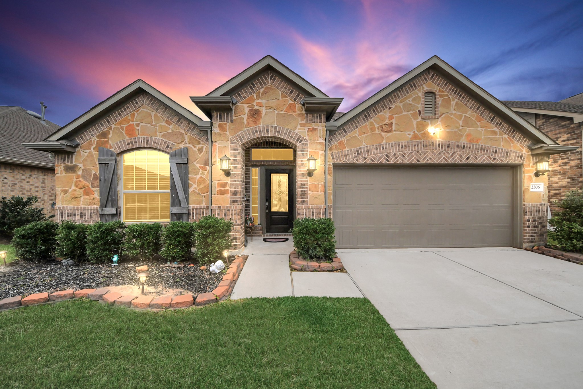 2306 Dovetail Park Lane Property Photo 1