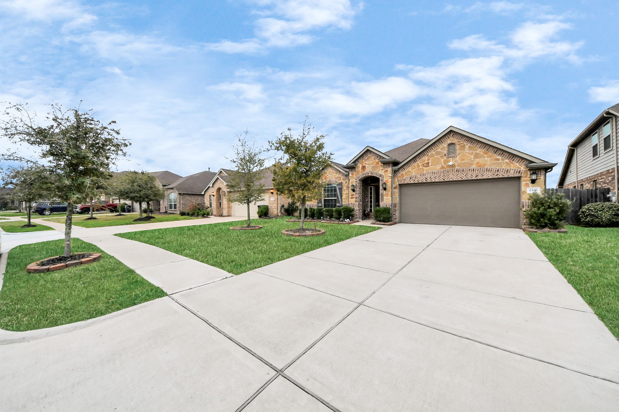 2306 Dovetail Park Lane Property Photo 5