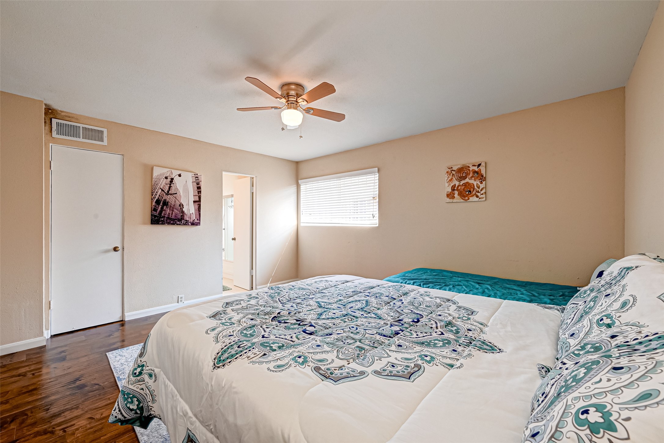2121 Fountain View Drive 16 Property Photo 21