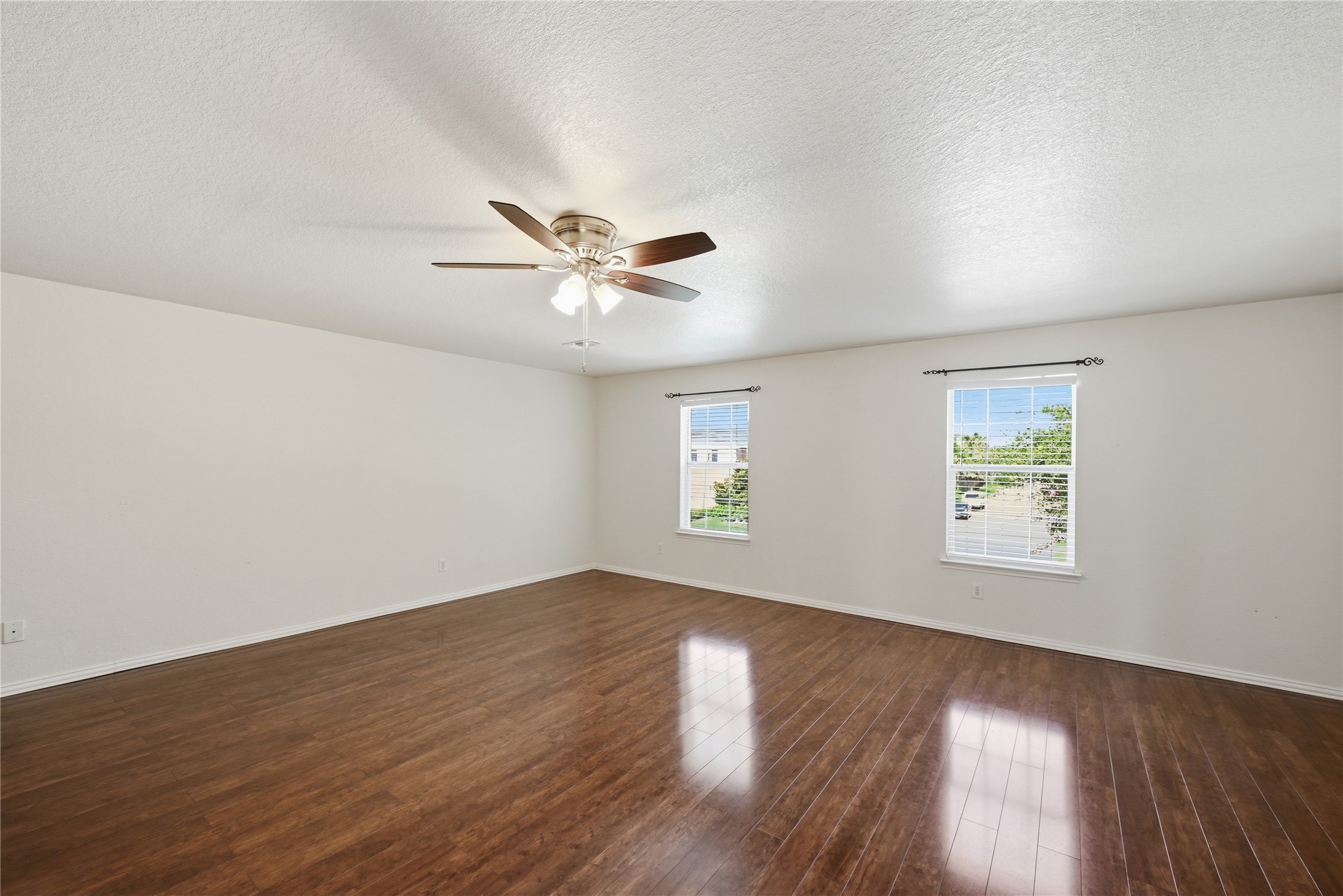7827 Raven Creek Lane Property Photo 7