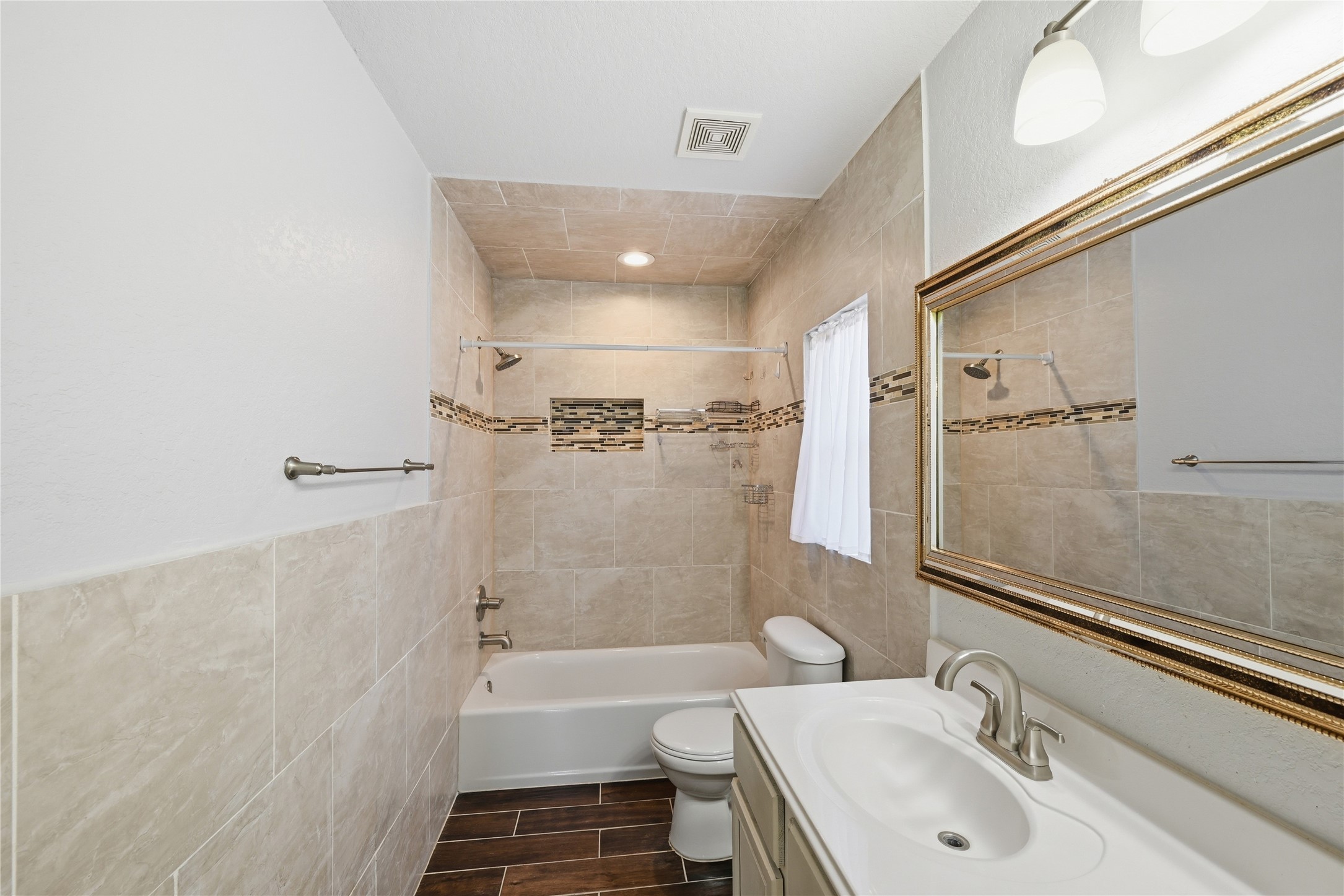 7827 Raven Creek Lane Property Photo 9