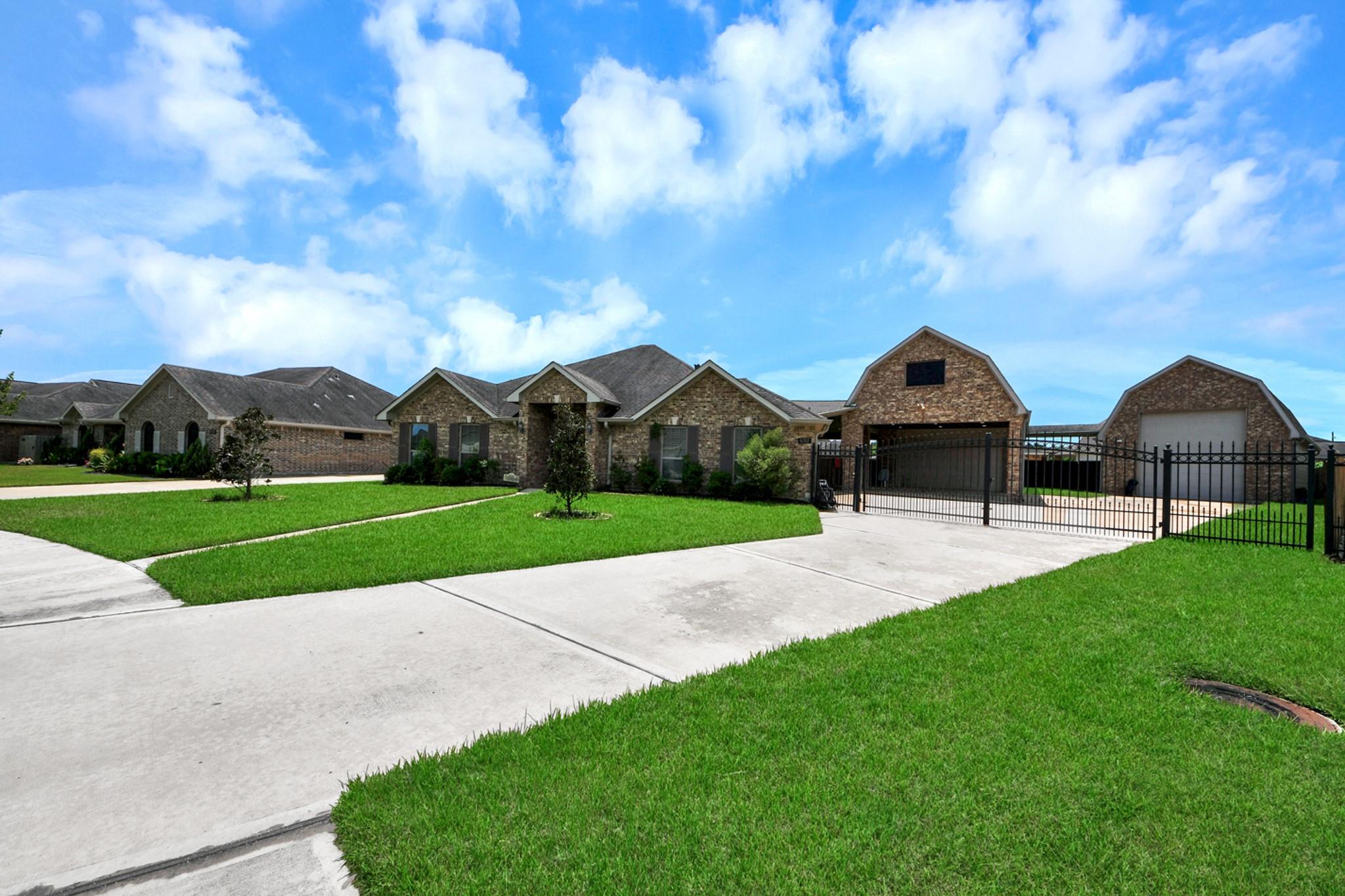 6702 Falcon Ridge Property Photo 4