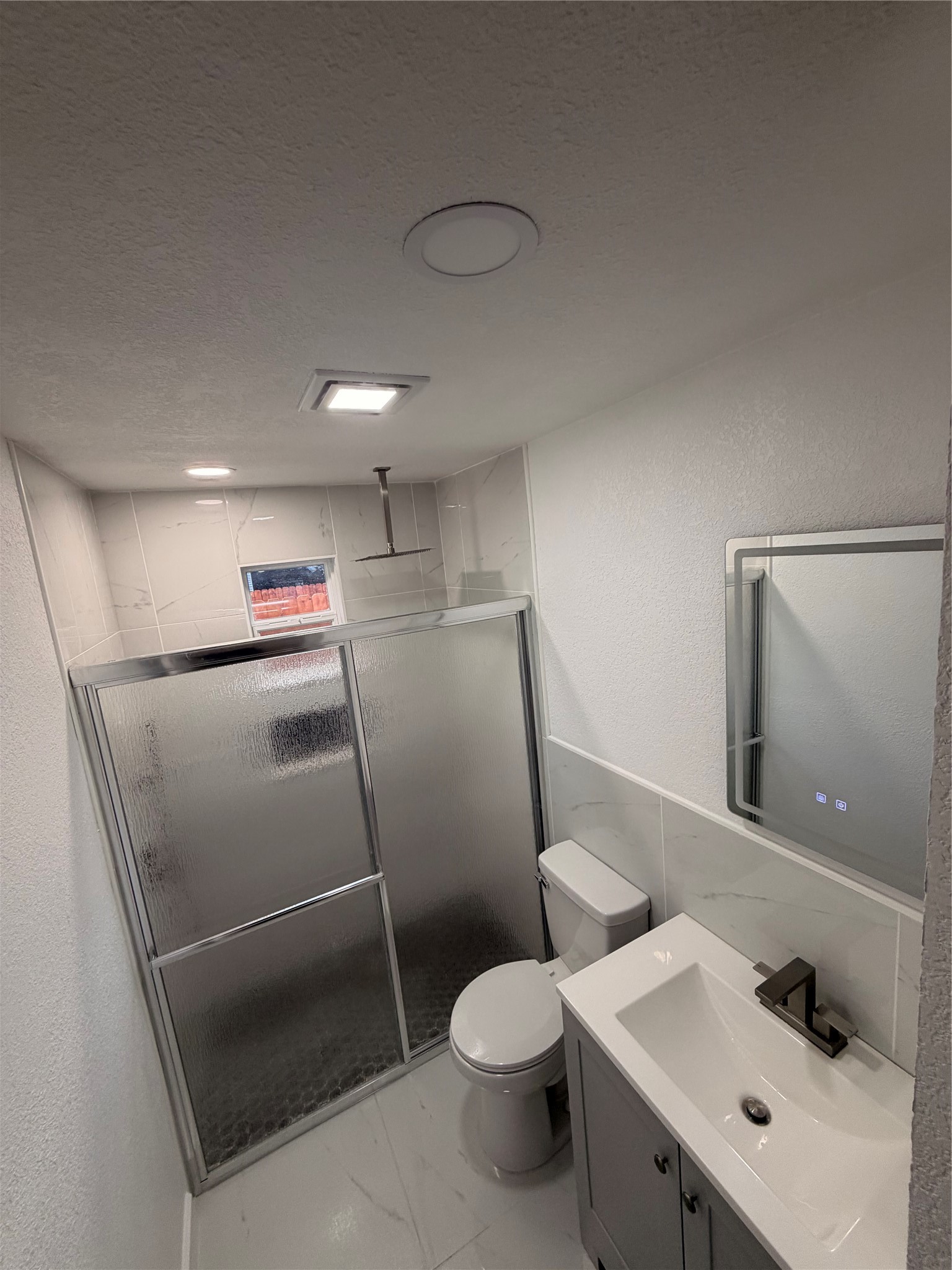 2611 Center Street Property Photo 5