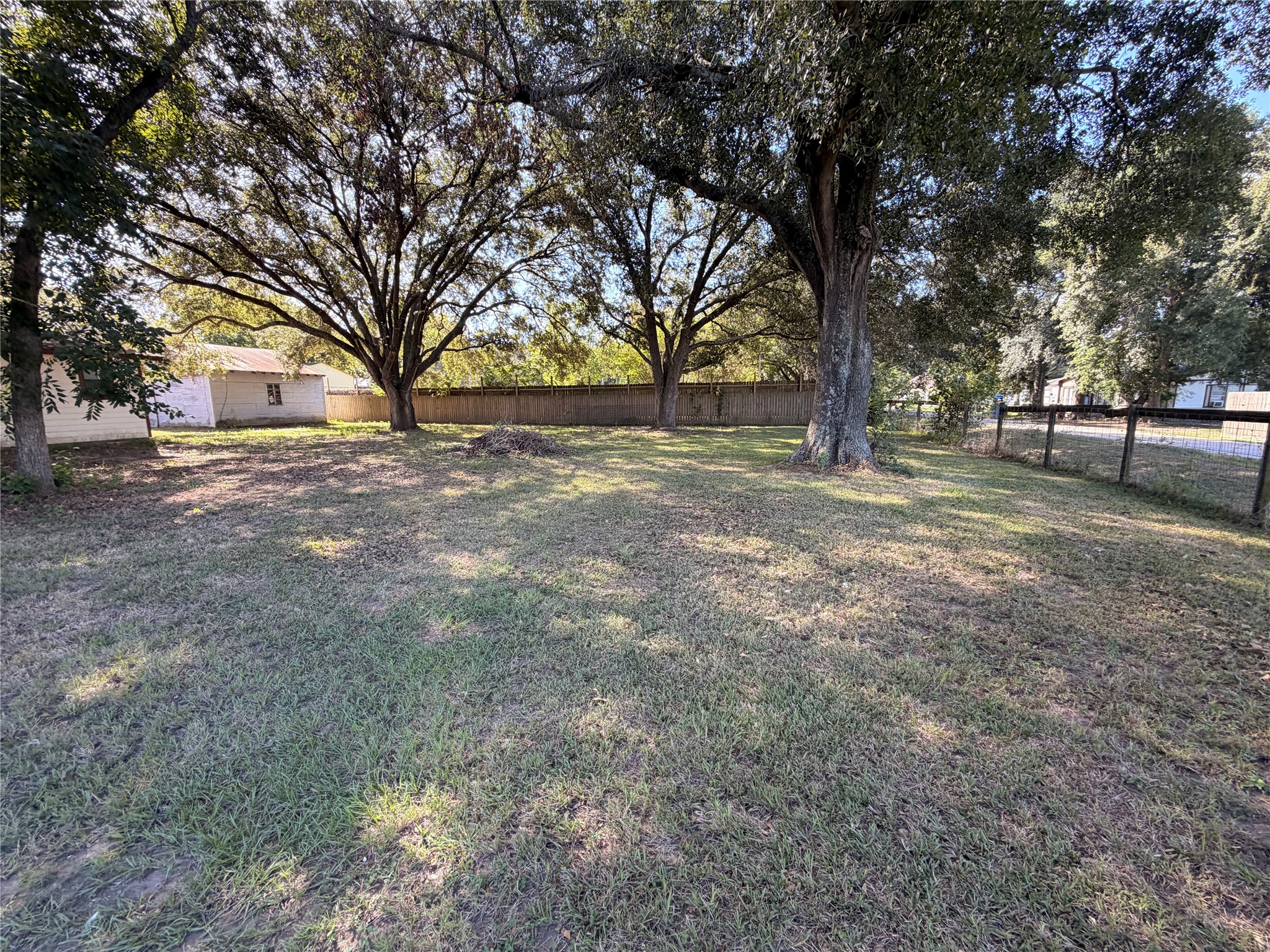 2611 Center Street Property Photo 8