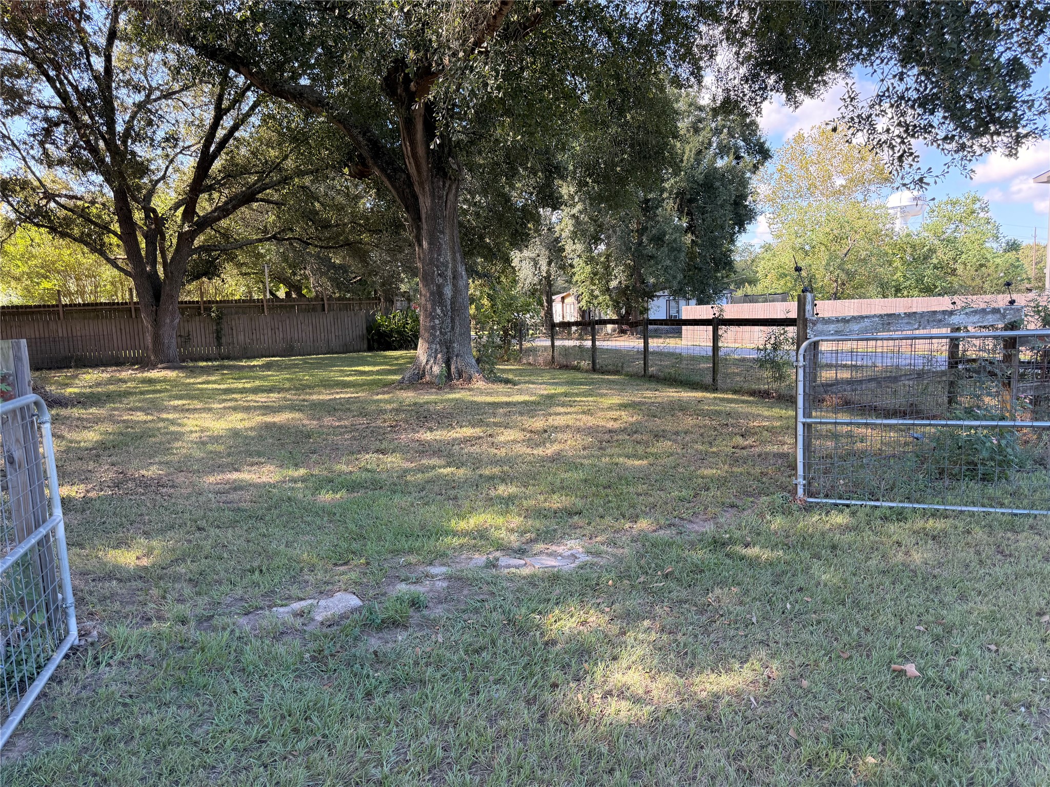 2611 Center Street Property Photo 9