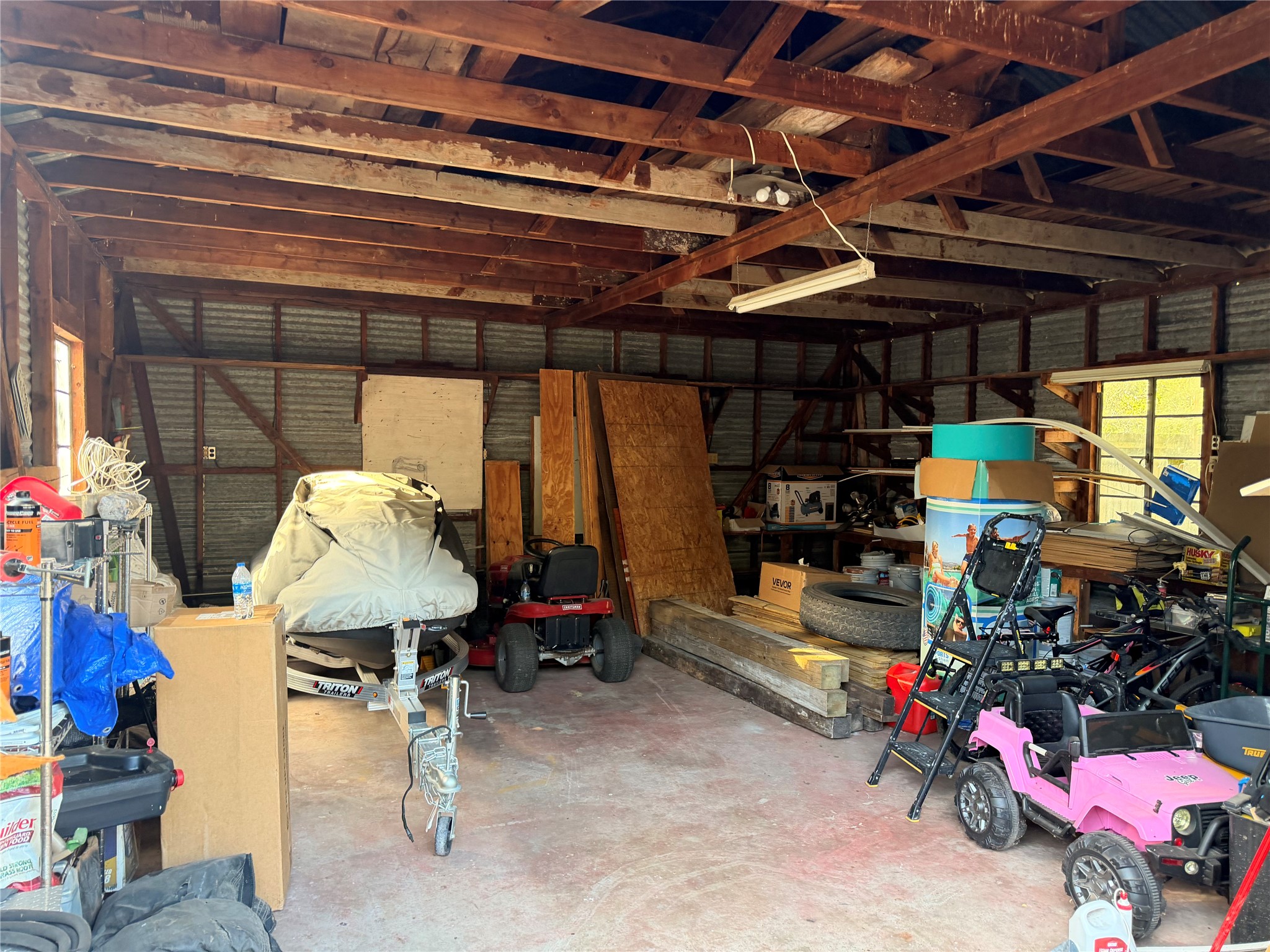2611 Center Street Property Photo 14