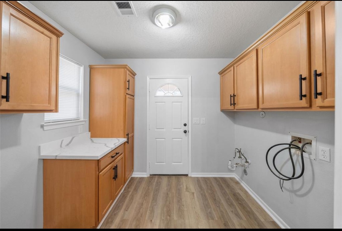 2611 Center Street Property Photo 23