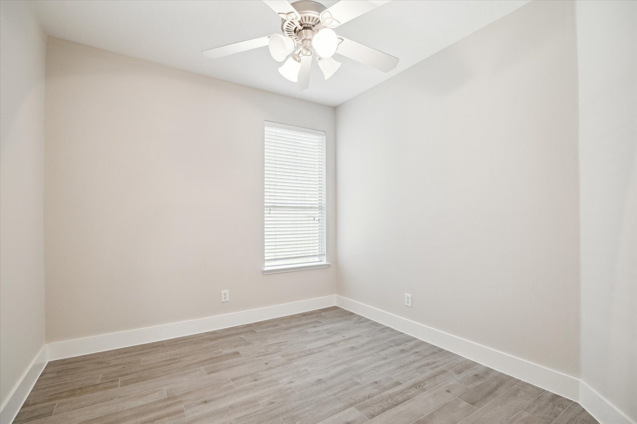 22035 Holly Branch Drive Property Photo 6