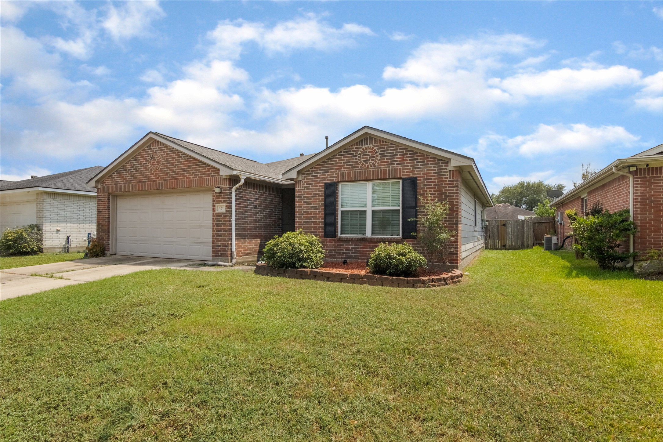 5707 Mason Oaks Property Photo 3