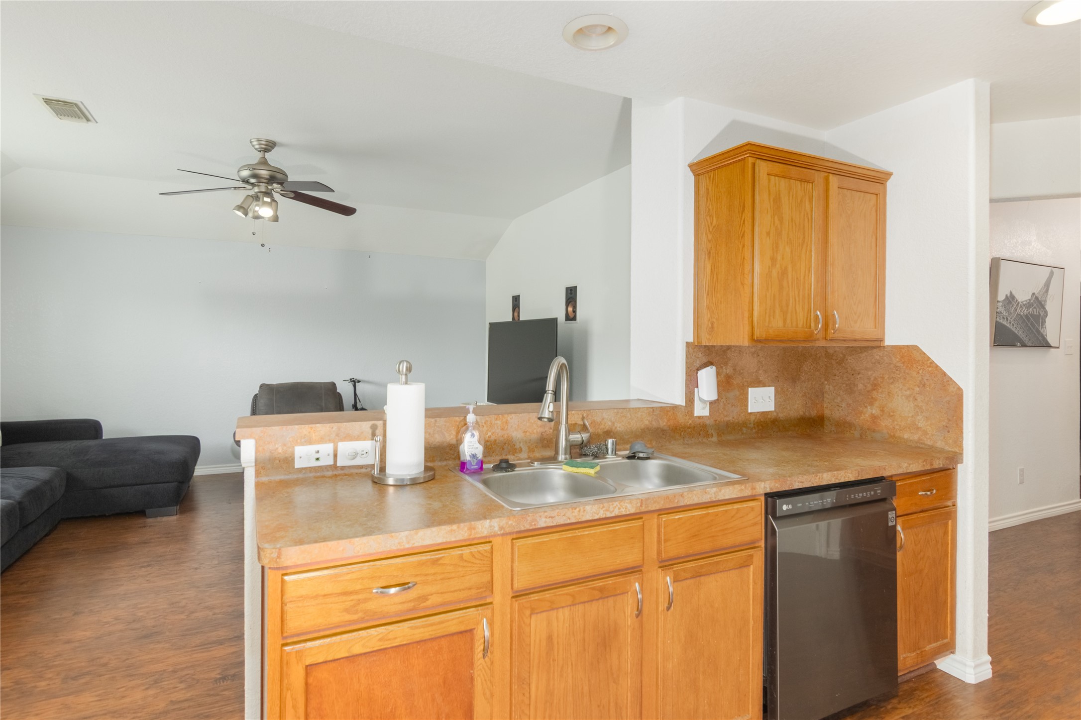 5707 Mason Oaks Property Photo 9