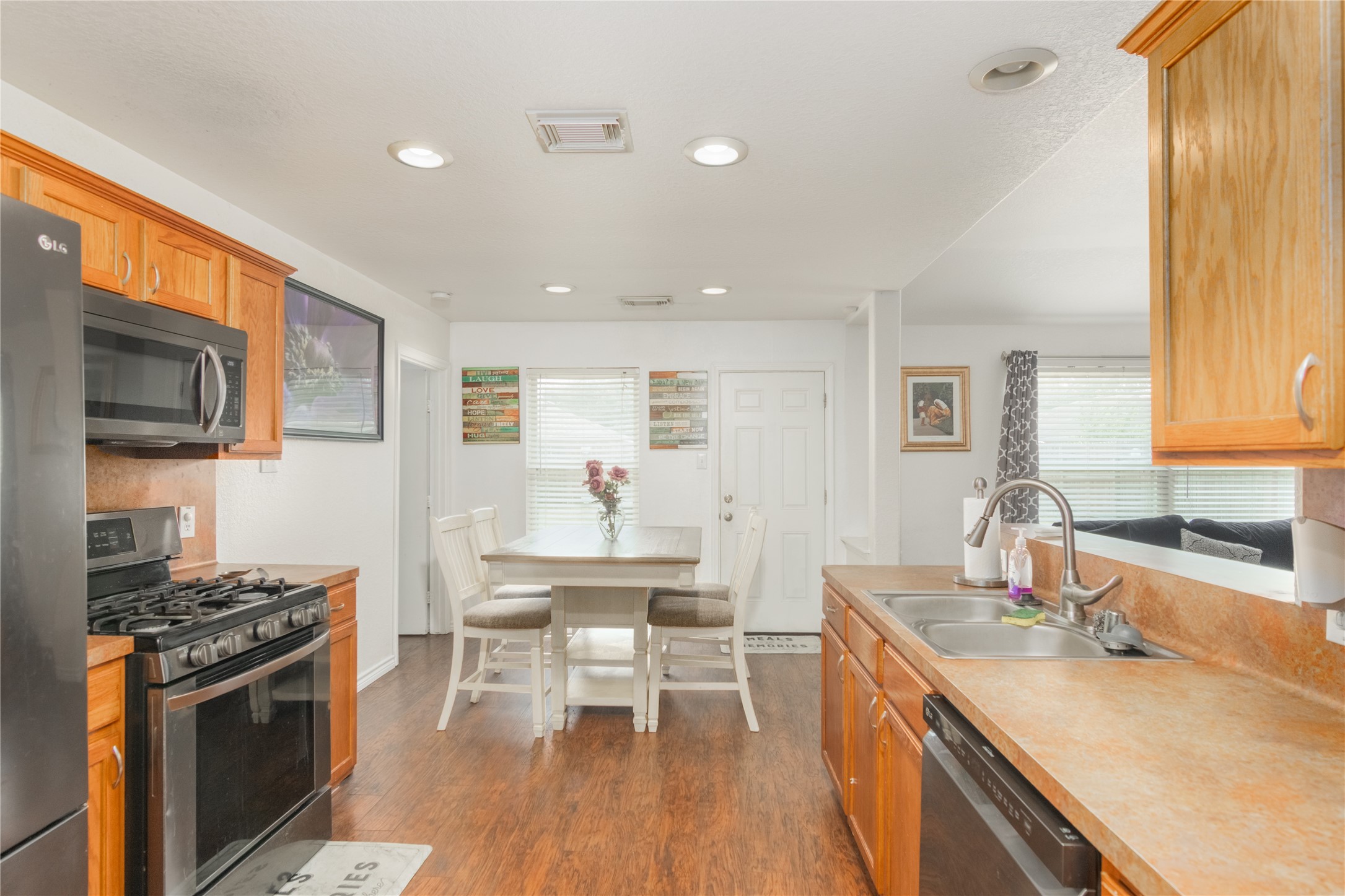 5707 Mason Oaks Property Photo 12