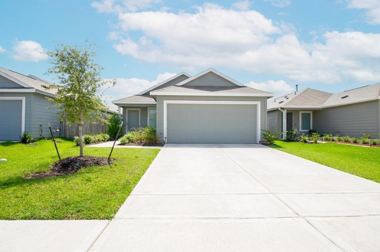 305 Brandi Drive, Wharton Tx 77488 Property Photo 1